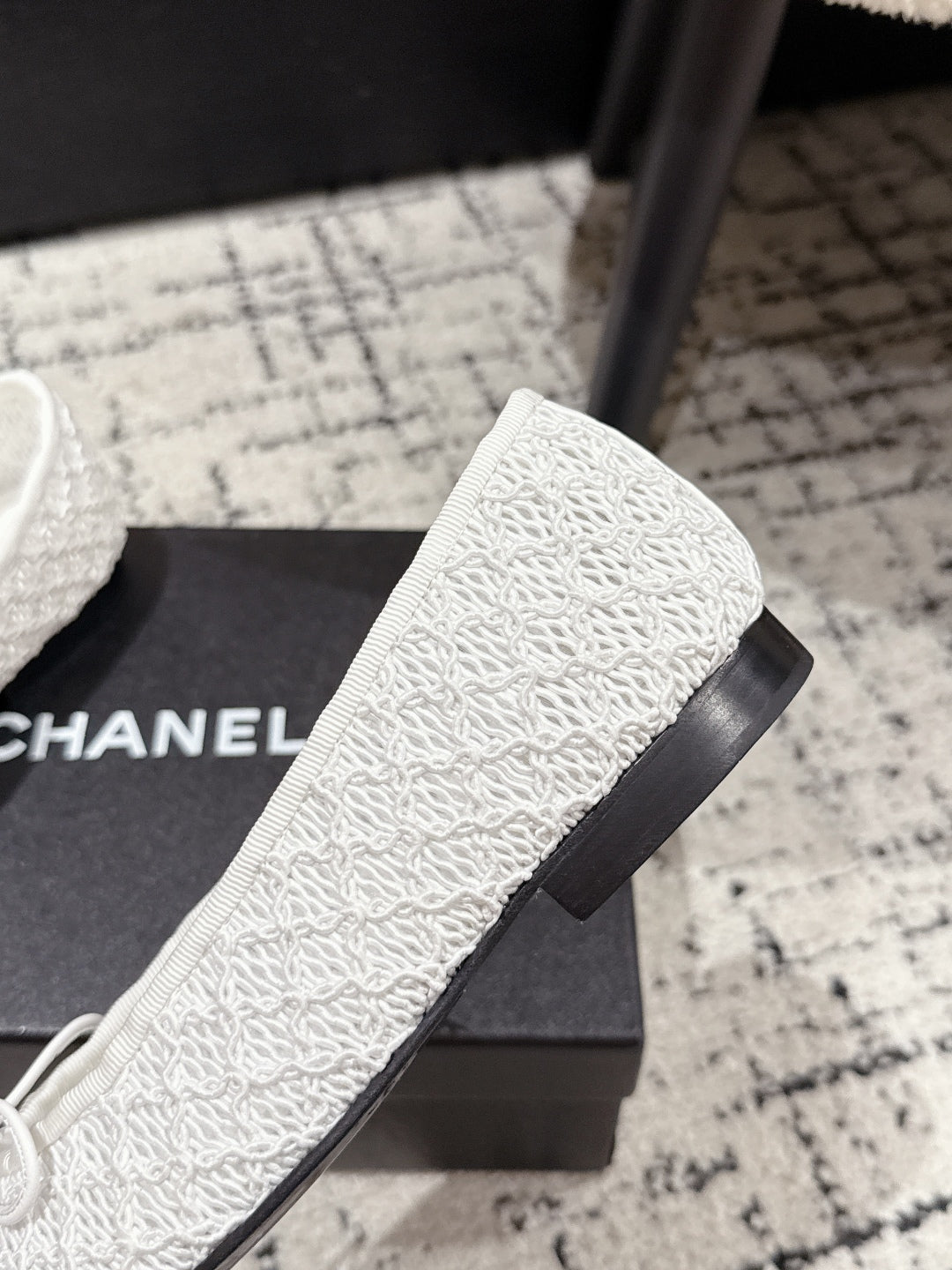 CHANEL BALLET FLAT 25S IN WHITE MIX BLACK TWEED