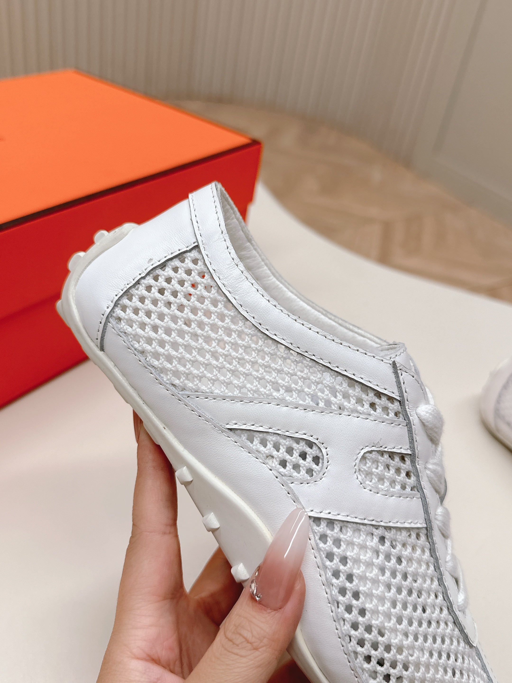 HERMES KIGA SNEAKER IN WHITE CROCHET KNIT AND CALFSKIN