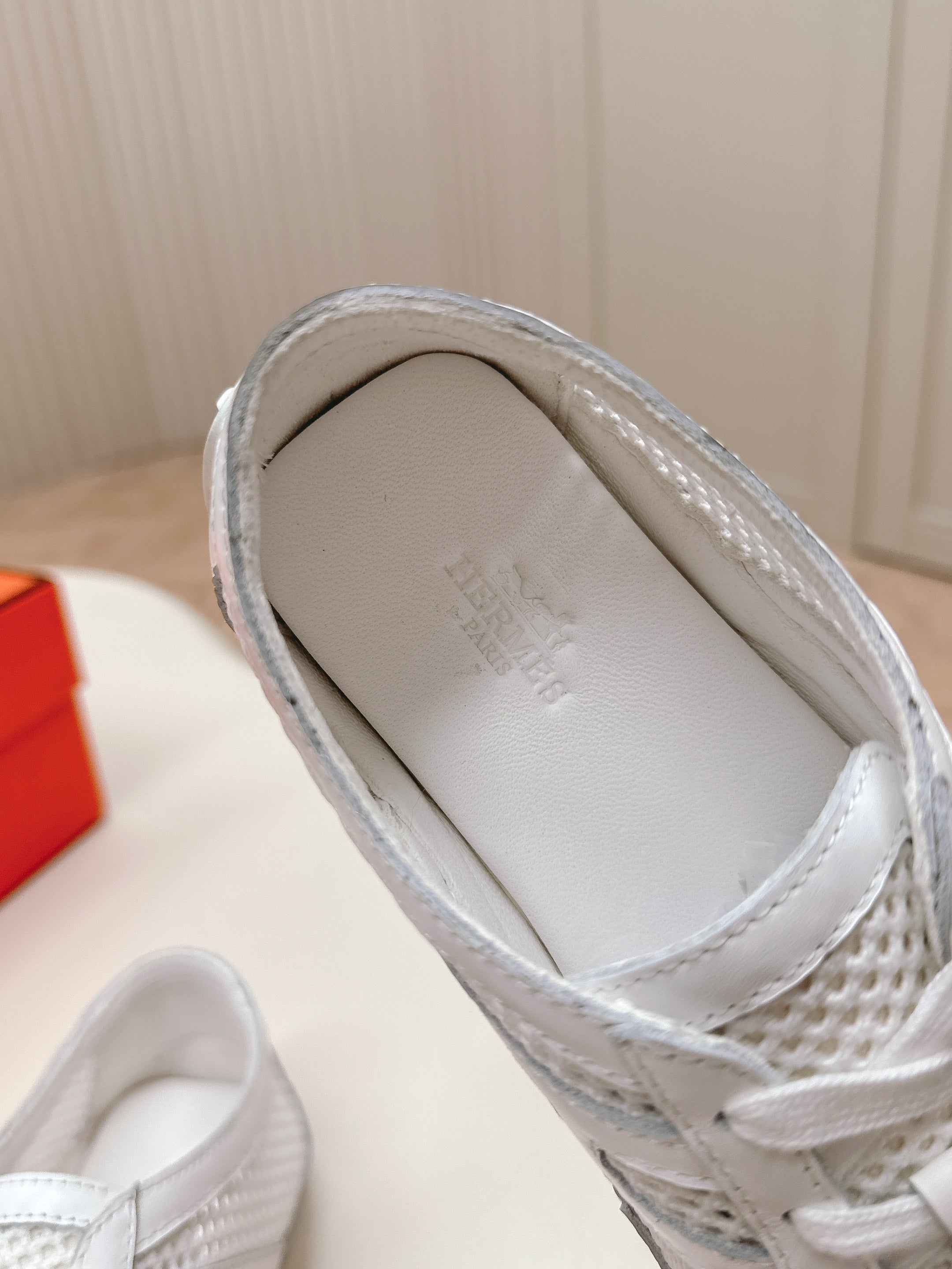 HERMES KIGA SNEAKER IN WHITE CROCHET KNIT AND CALFSKIN