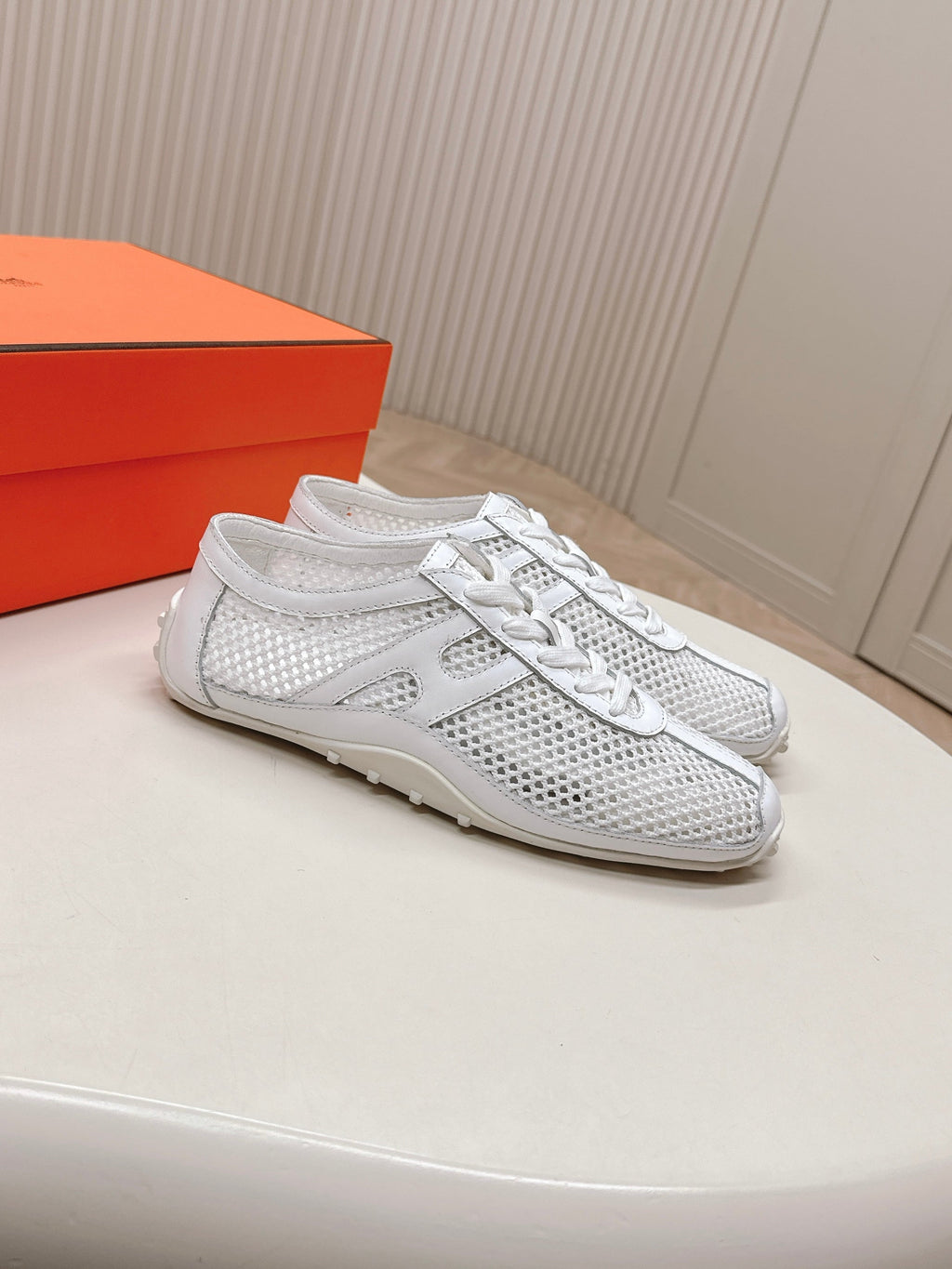 HERMES KIGA SNEAKER IN WHITE CROCHET KNIT AND CALFSKIN
