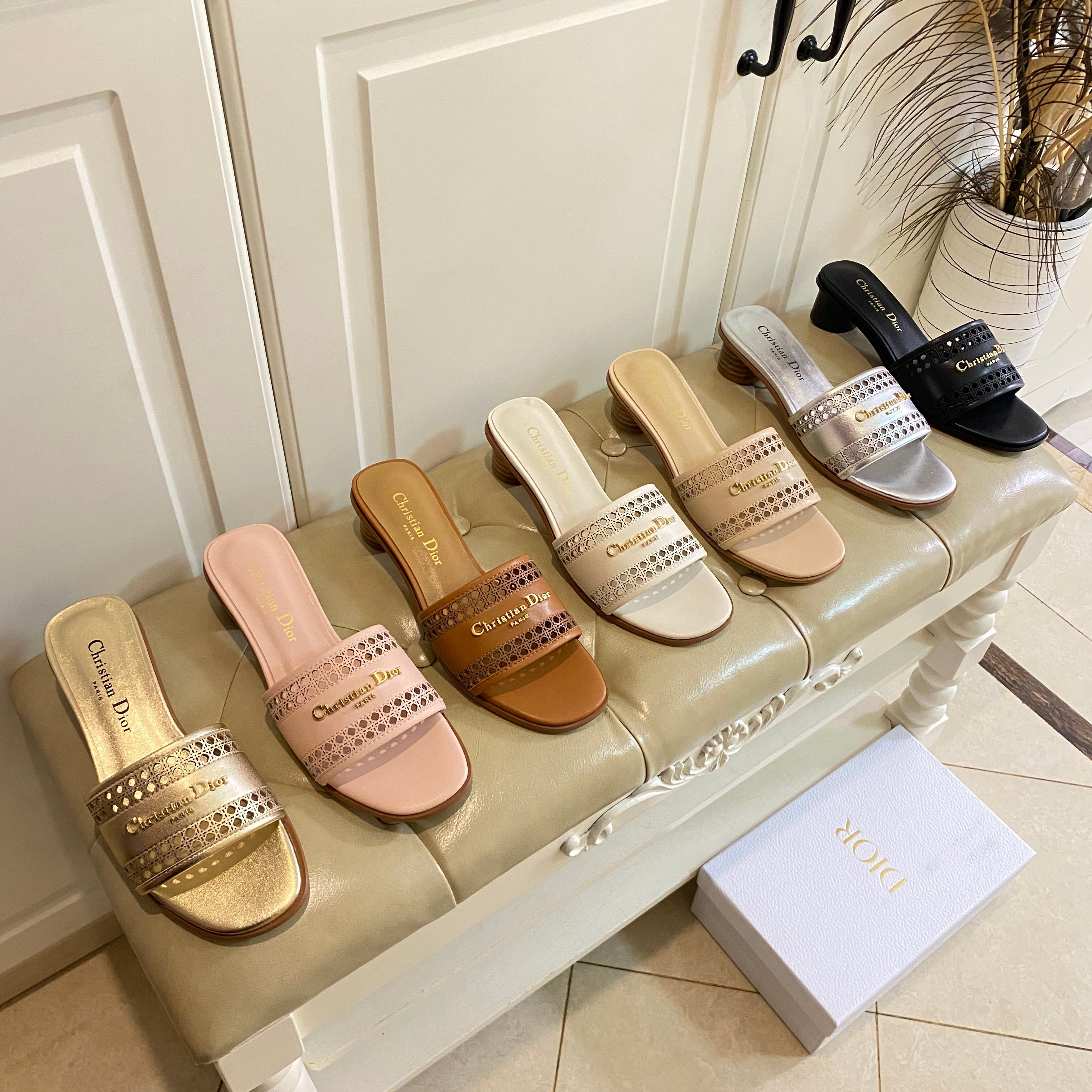DIOR DWAY HEELED SLIDE IN WHITE CALFSKIN WITH GOLD LOGO