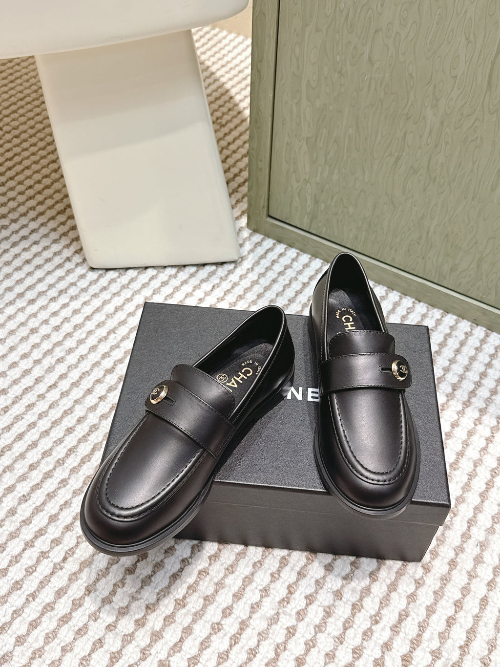 CHANEL 25S GODDESS FLAT LOAFERS IN BLACK CALFSKIN GOLD HARDWARE