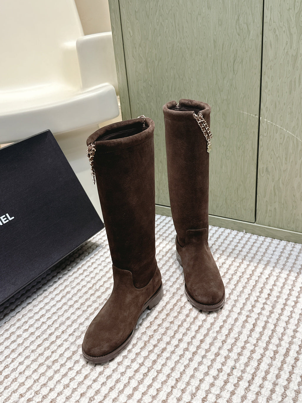CHANEL 25S KNEE-HIGH BOOTS IN DARK BROWN SUEDE GOLD HARDWARE