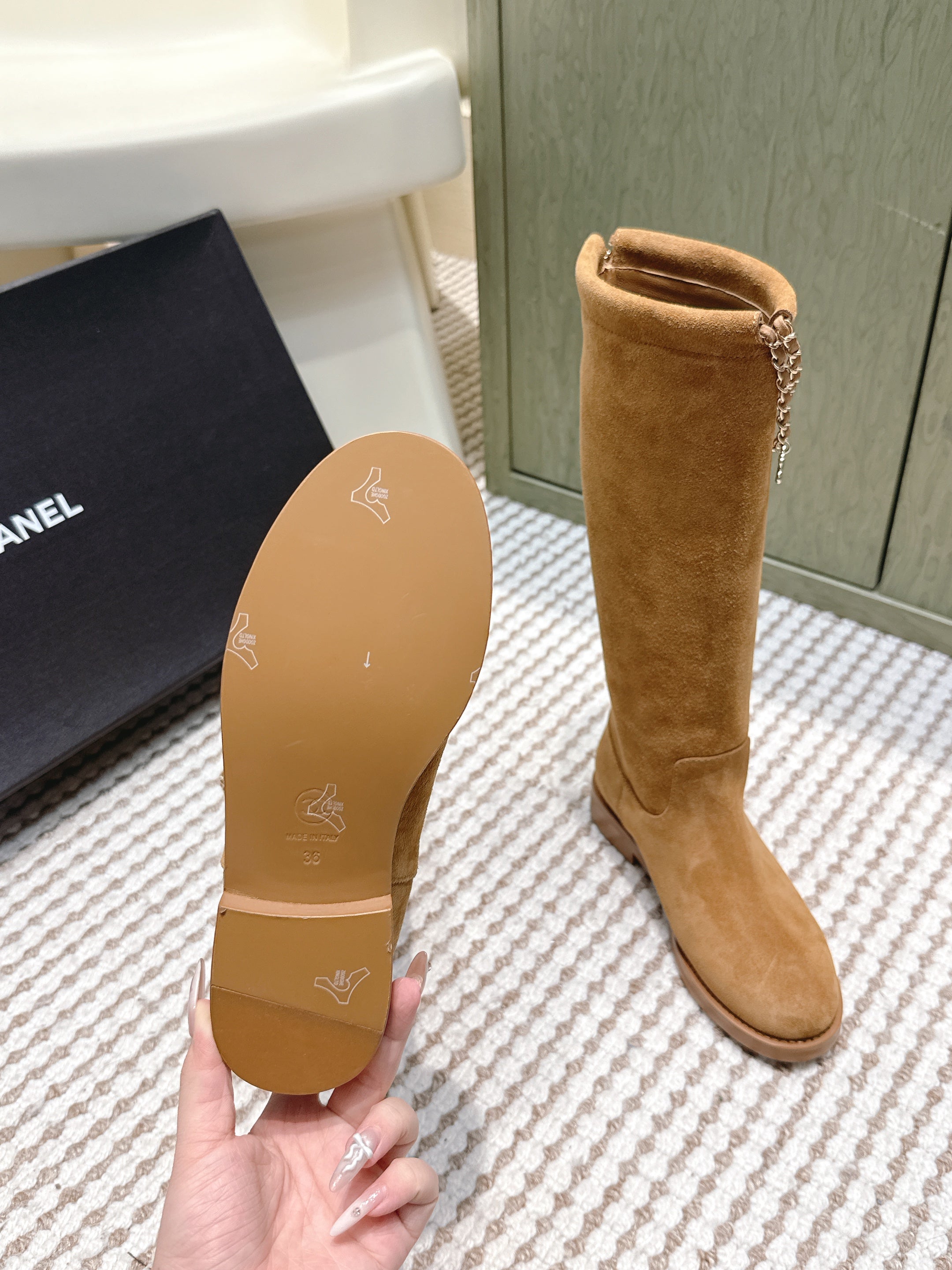 CHANEL 25S KNEE-HIGH BOOTS IN CARAMEL SUEDE GOLD HARDWARE
