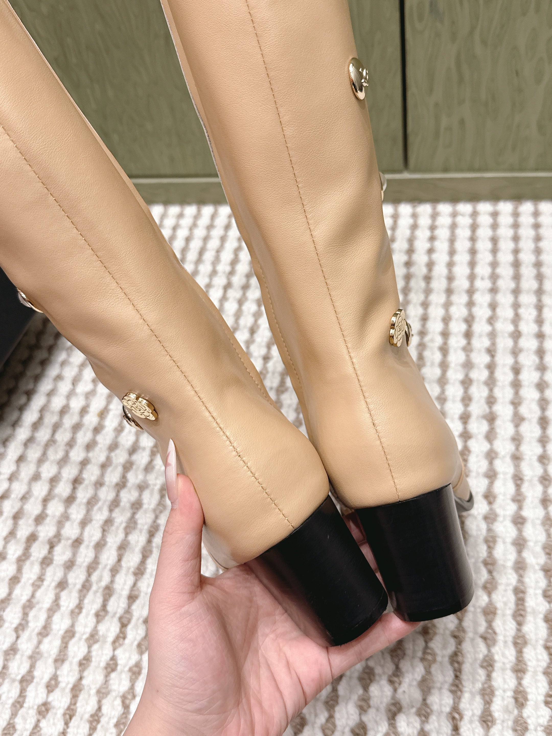 CHANEL 25S KNEE-HIGH BOOTS IN BEIGE CALFSKIN WITH RHINESTONES