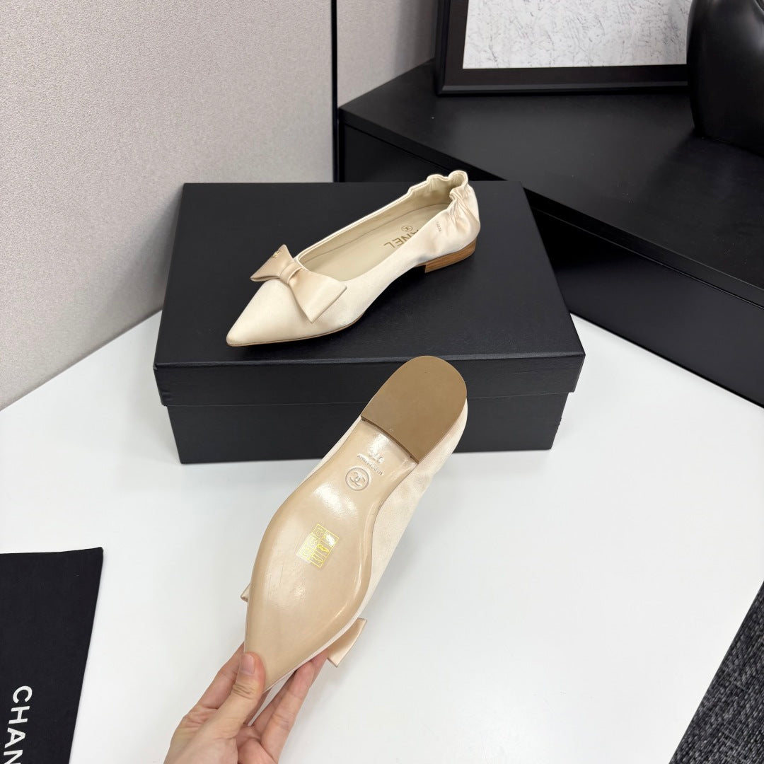 CHANEL BALLET FLATS 25S IN LIGHT BEIGE SATIN WITH BOW