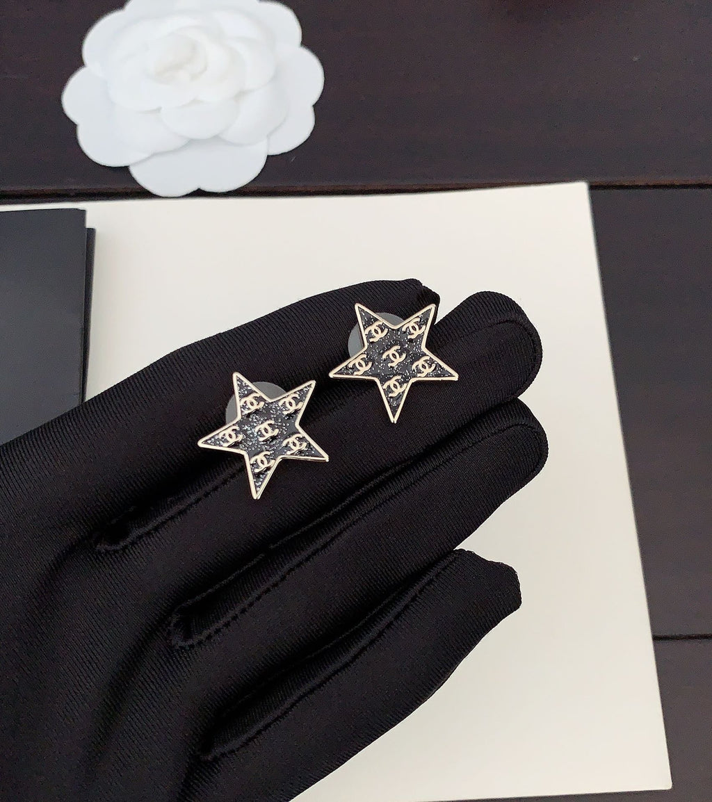 18K  Chanel Star Earrings