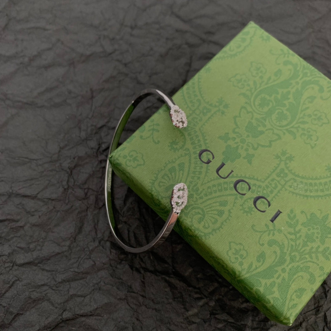 18K Double Gucci Running Diamond Cuff Bracelet