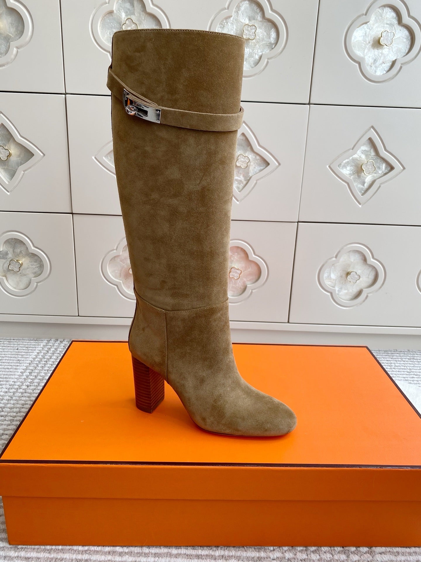 HERMES 25S TALL BOOTS 90 MM IN WARM BEIGE GOLD SUEDE