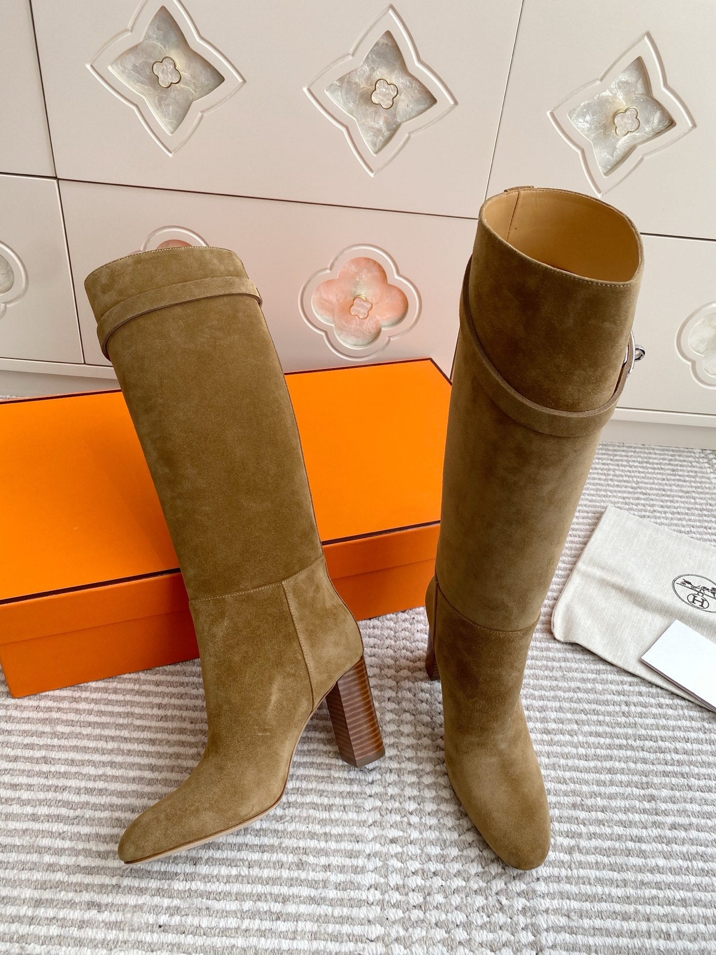HERMES 25S TALL BOOTS 90 MM IN WARM BEIGE GOLD SUEDE