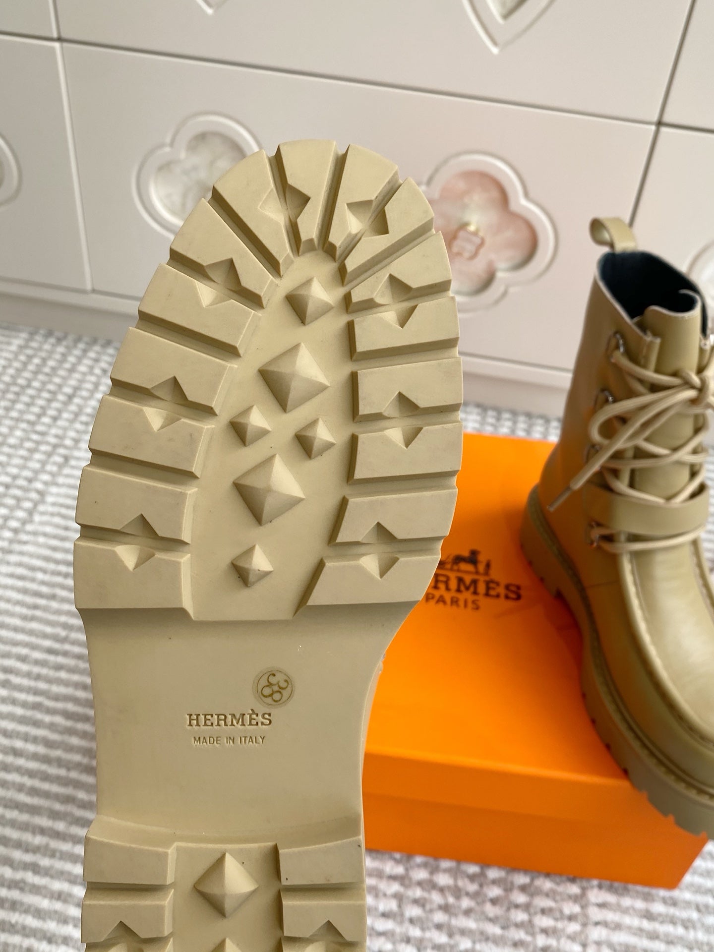 HERMES 25S ANKLE BOOTS IN WARM BEIGE GOLD LAMBSKIN
