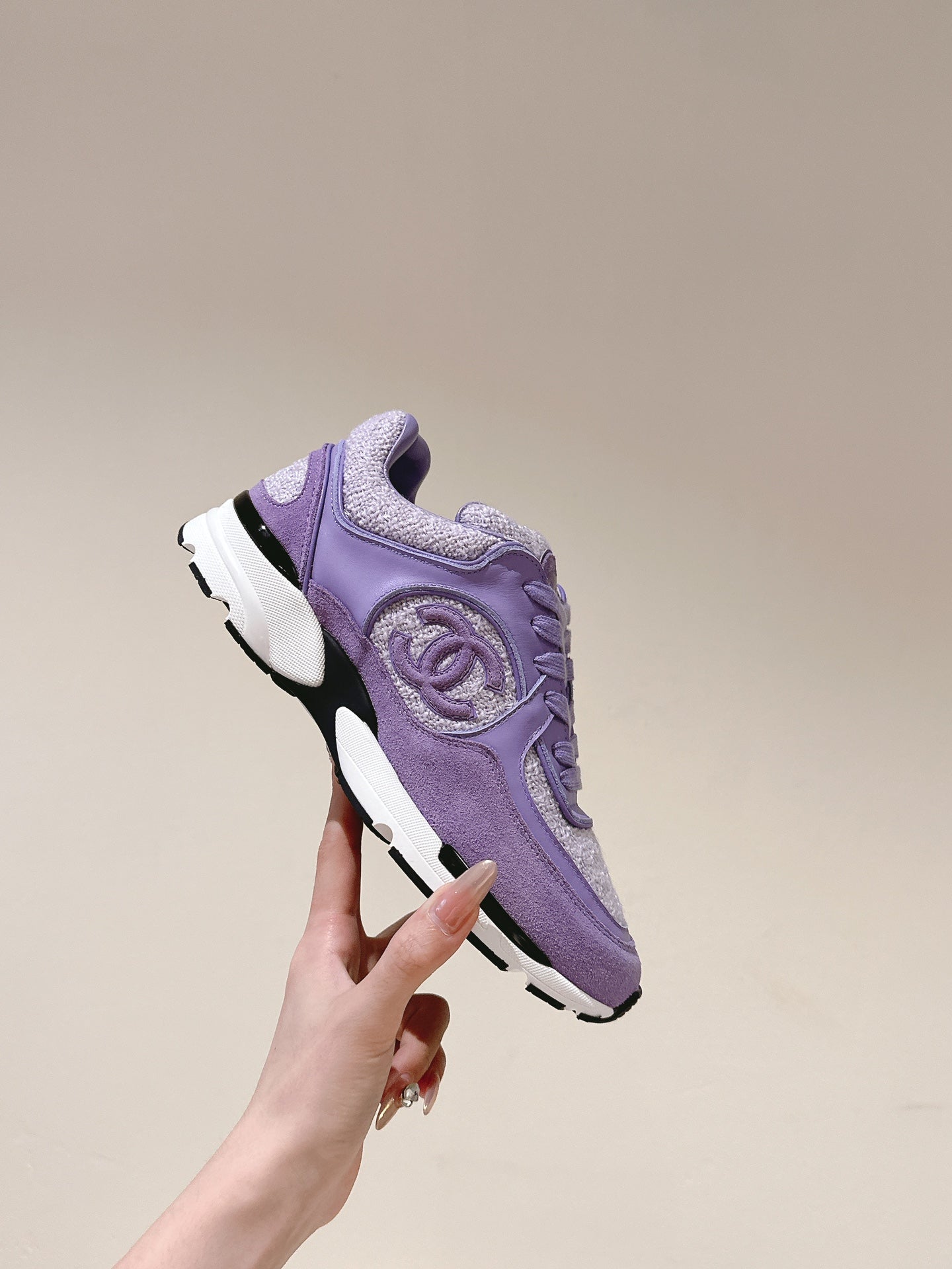 CHANEL TRAINERS IN LIGHT PURPLE SUEDE AND CALFSKIN