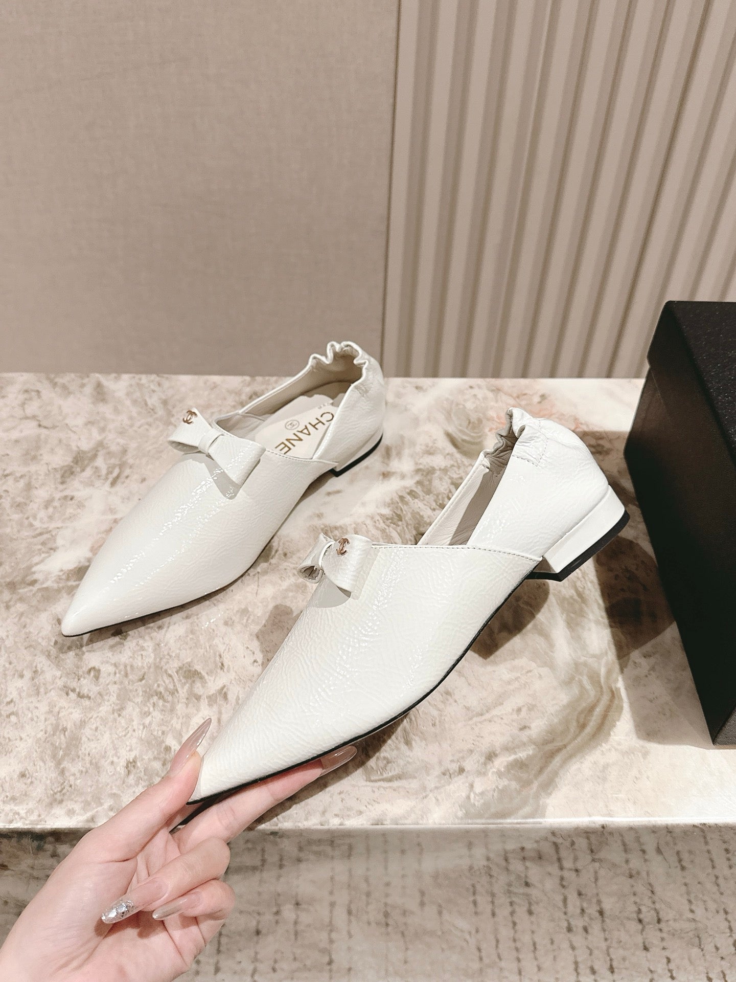 CHANEL FLATS 25S IN WHITE PATENT LEATHER