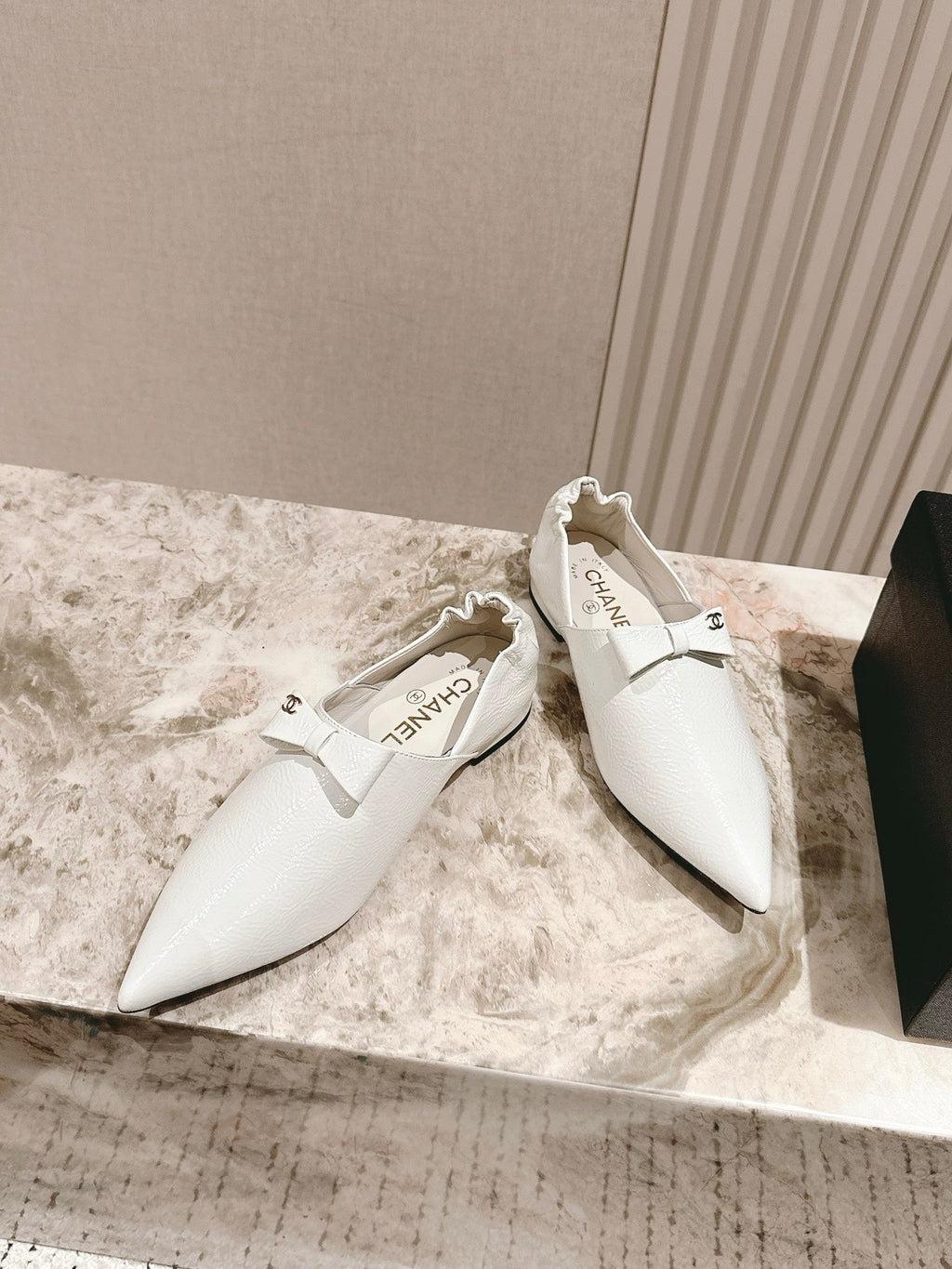 CHANEL FLATS 25S IN WHITE PATENT LEATHER
