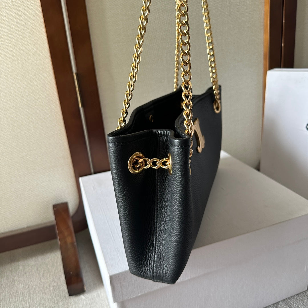 CELINE NEWSPAPER TRIOMPHE SOFT 31 BLACK IN CALFSKIN