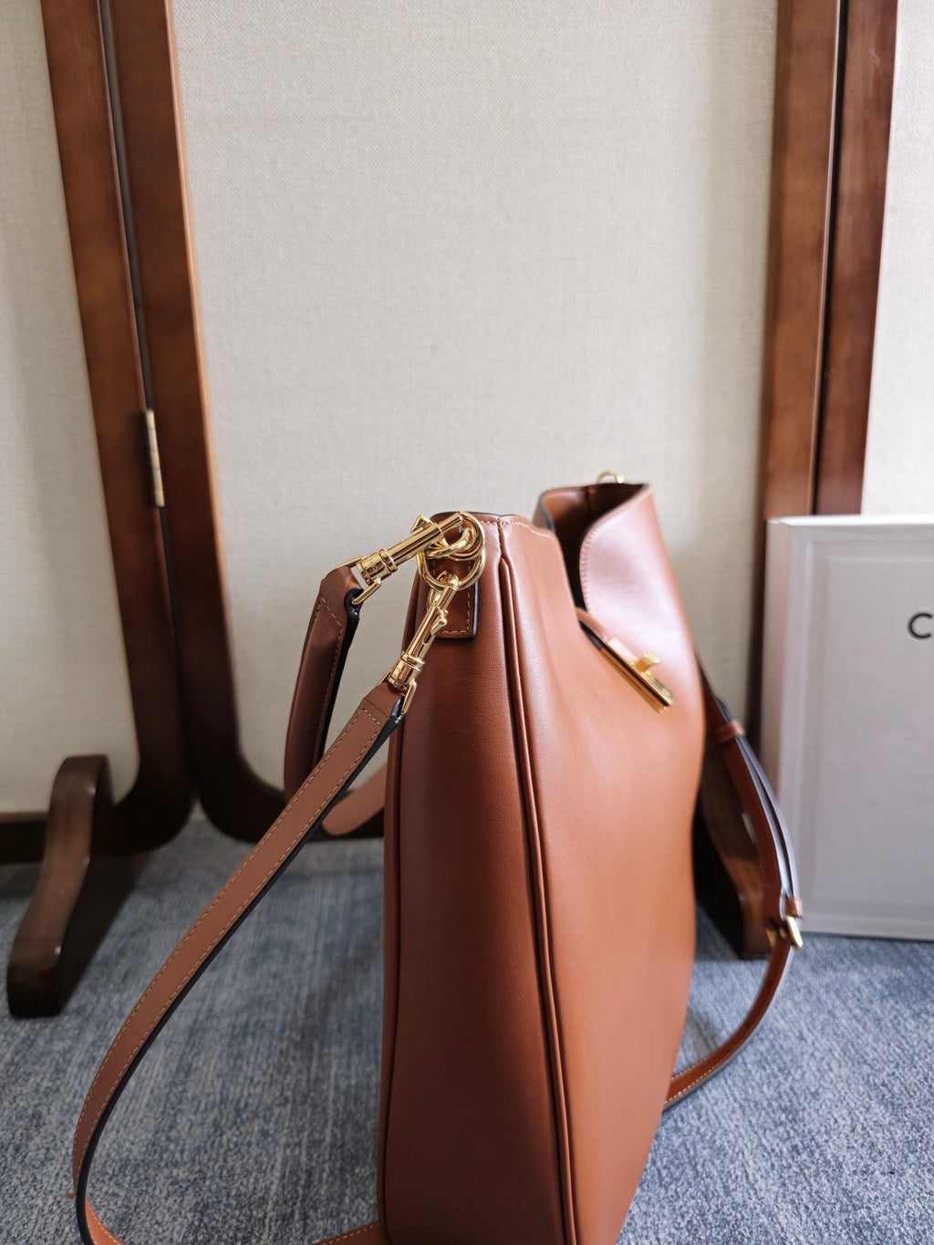 CELINE MEDIUM CAMILLE 16 SOFT BAG 36 BURNT SIENNA IN SMOOTH CALFSKIN