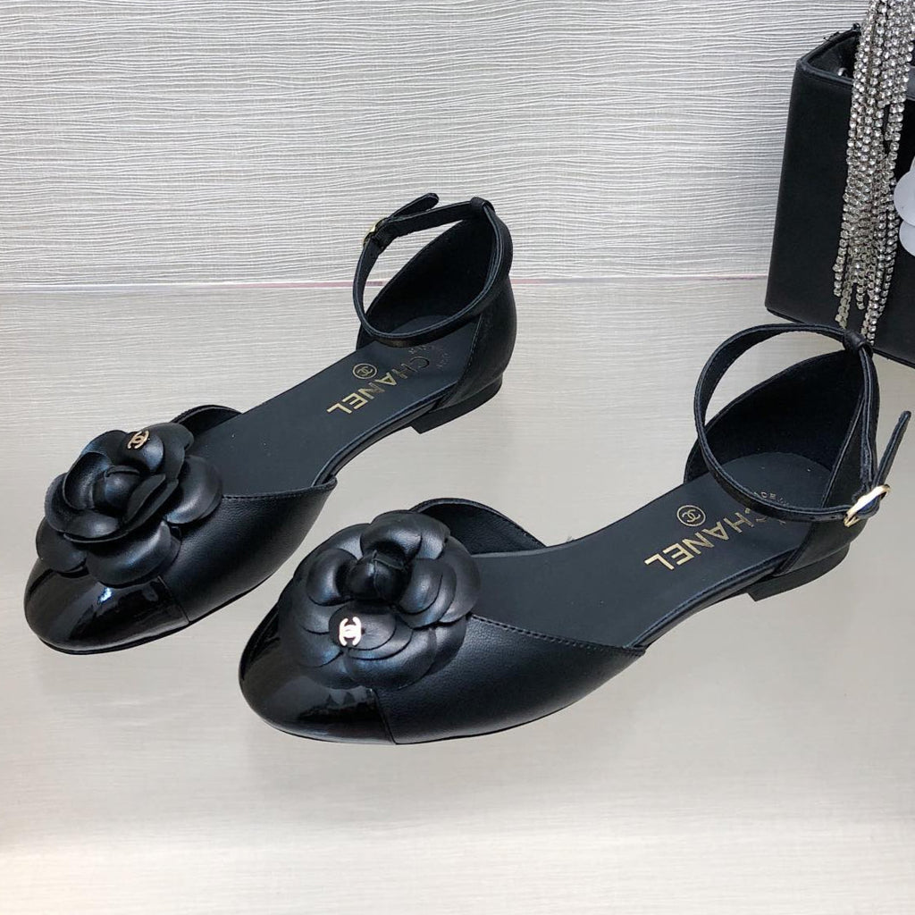 CHANEL BLACK LAMBSKIN CAMELLIA HOLLOW SANDAL