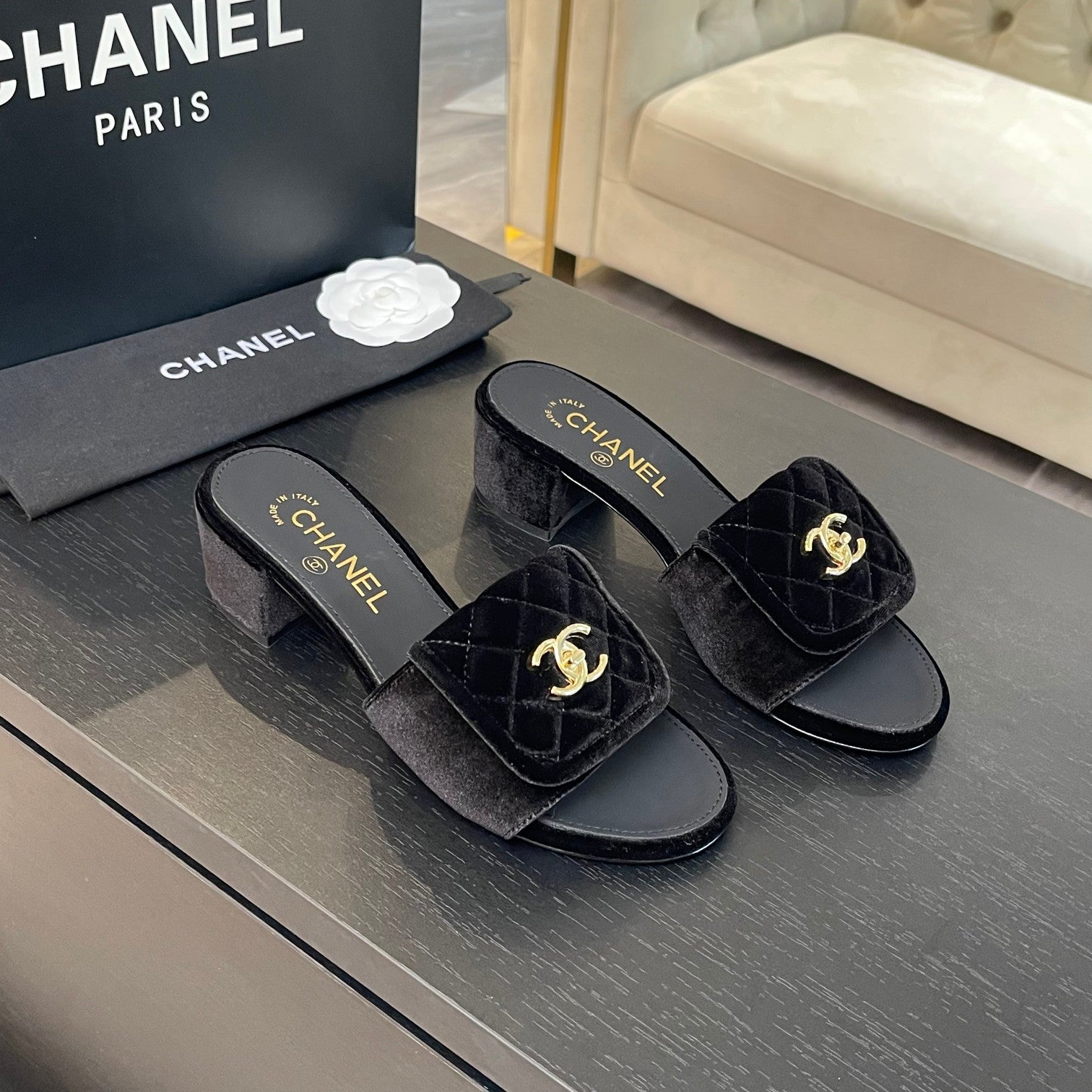 CHANEL MID-HEEL 5 CM MULE IN BLACK VELVET