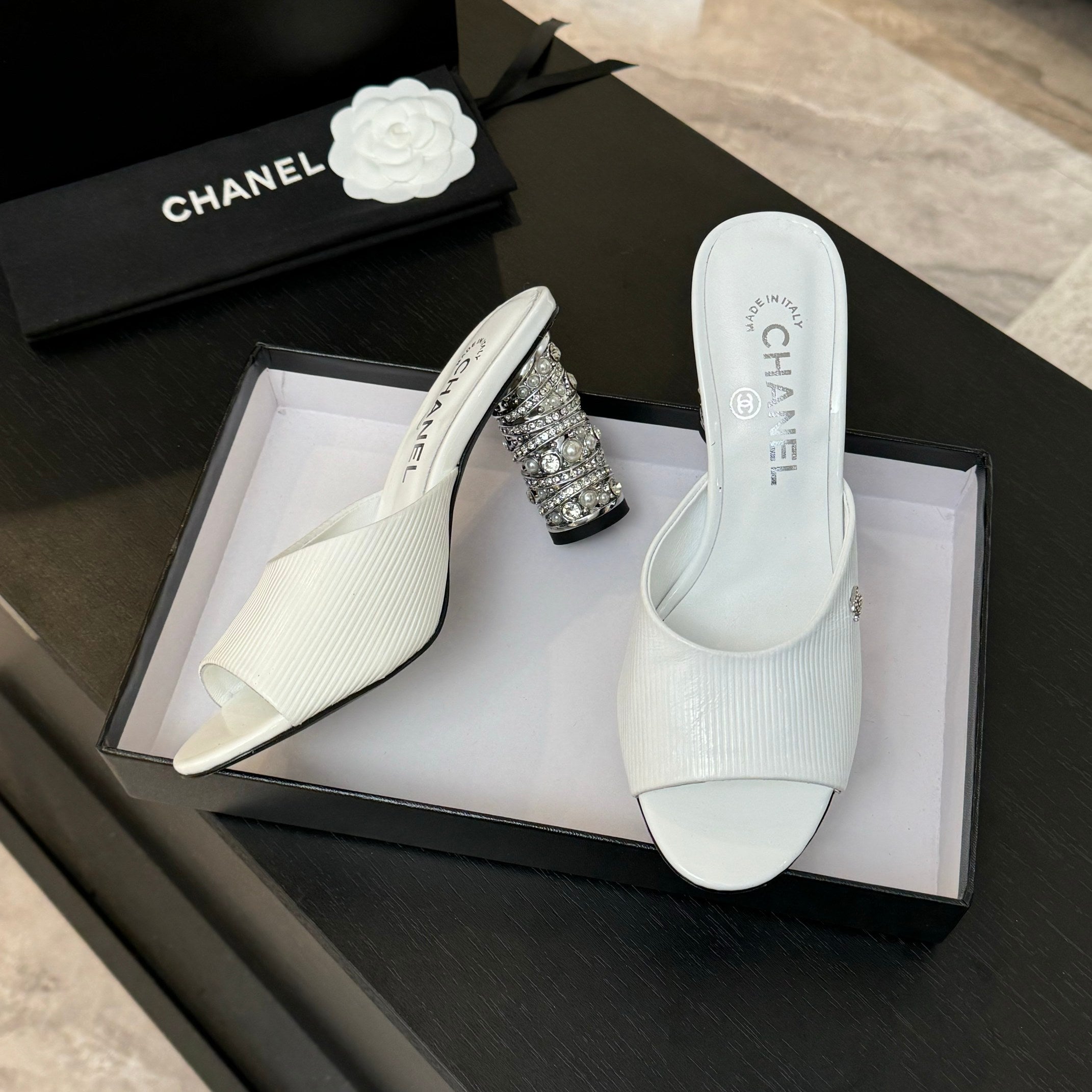 CHANEL T-STRAP PEARL HEEL 85 MM SANDALS IN WHITE LAMBSKIN MULE