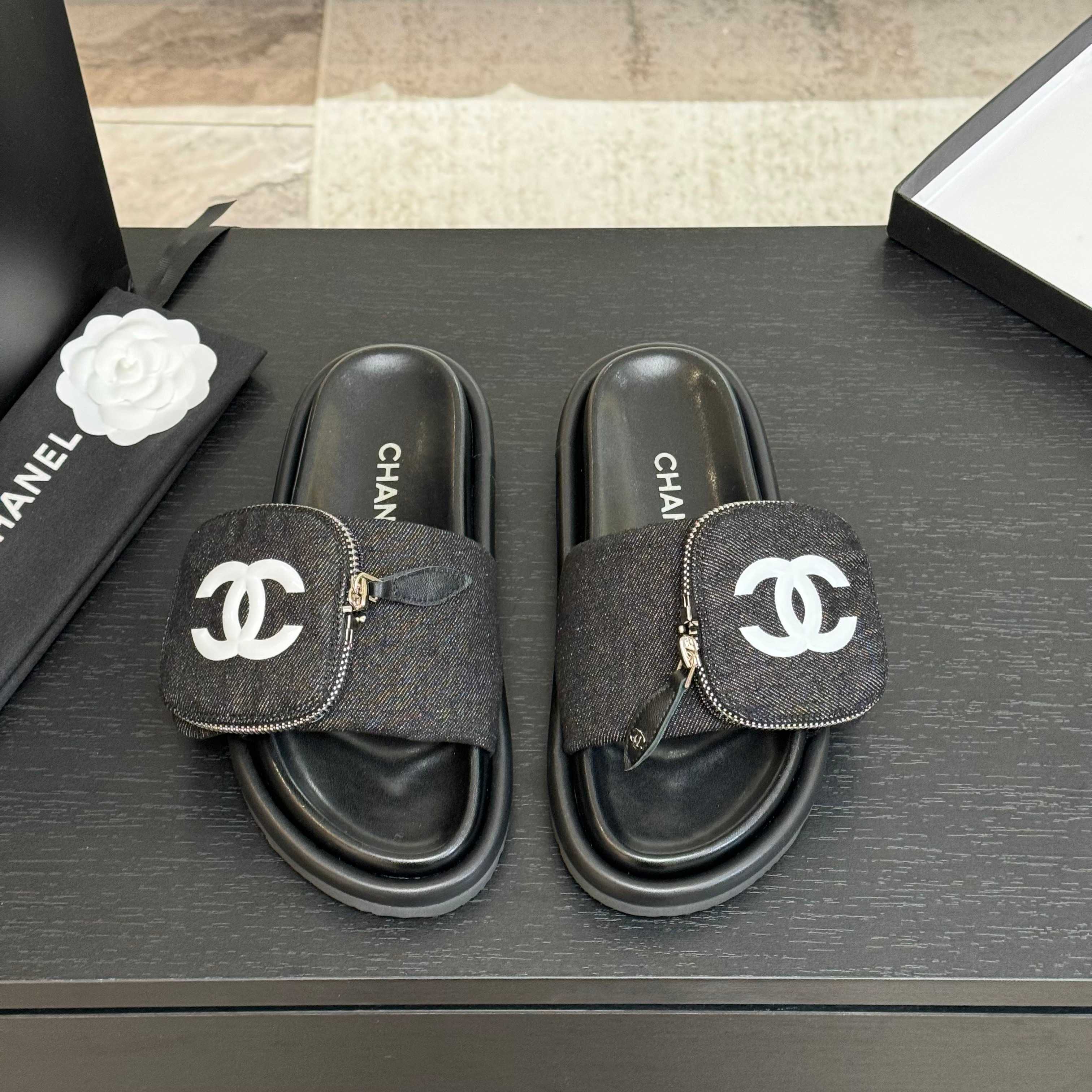 CHANEL SLIDE IN BLACK DENIM FABRIC 45 MM