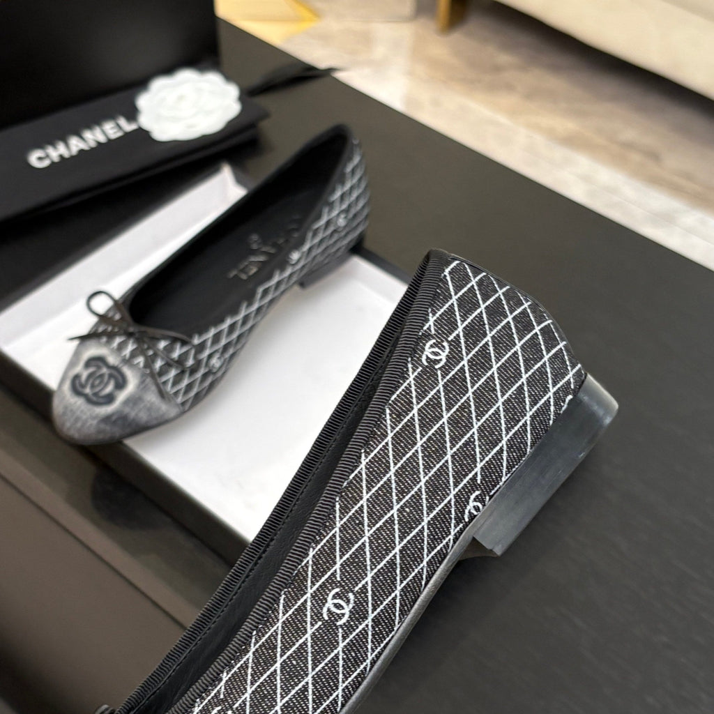 CHANEL BALLET FLATS IN CHARCOAL BLACK MONOGRAM DENIM