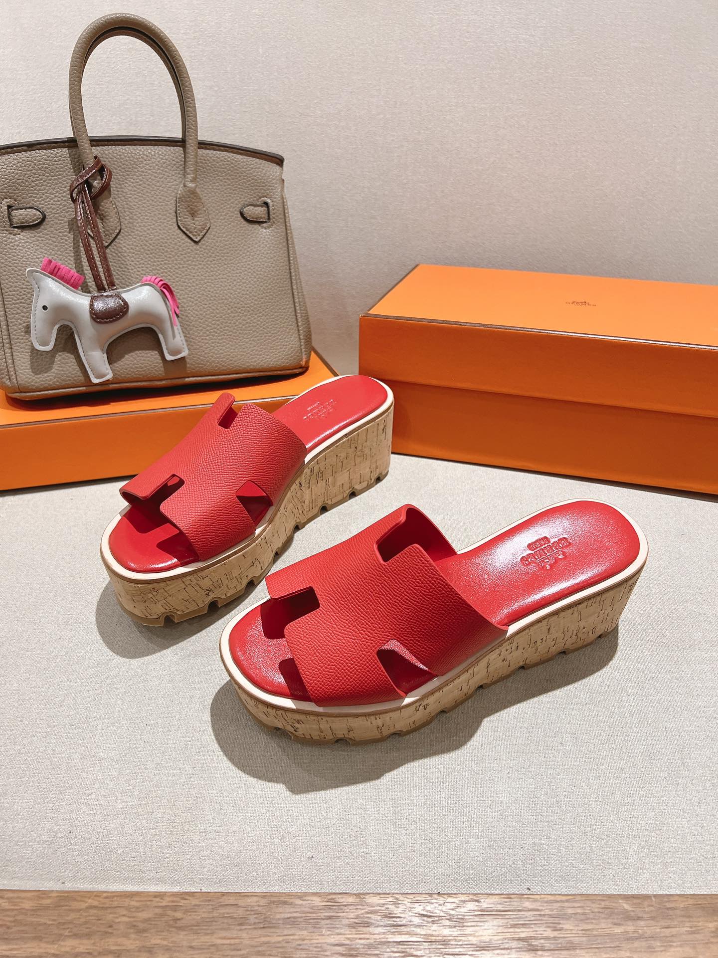 HERMES 25S HIGH WEDGE SANDALS IN RED LAMBSKIN STYLE 35