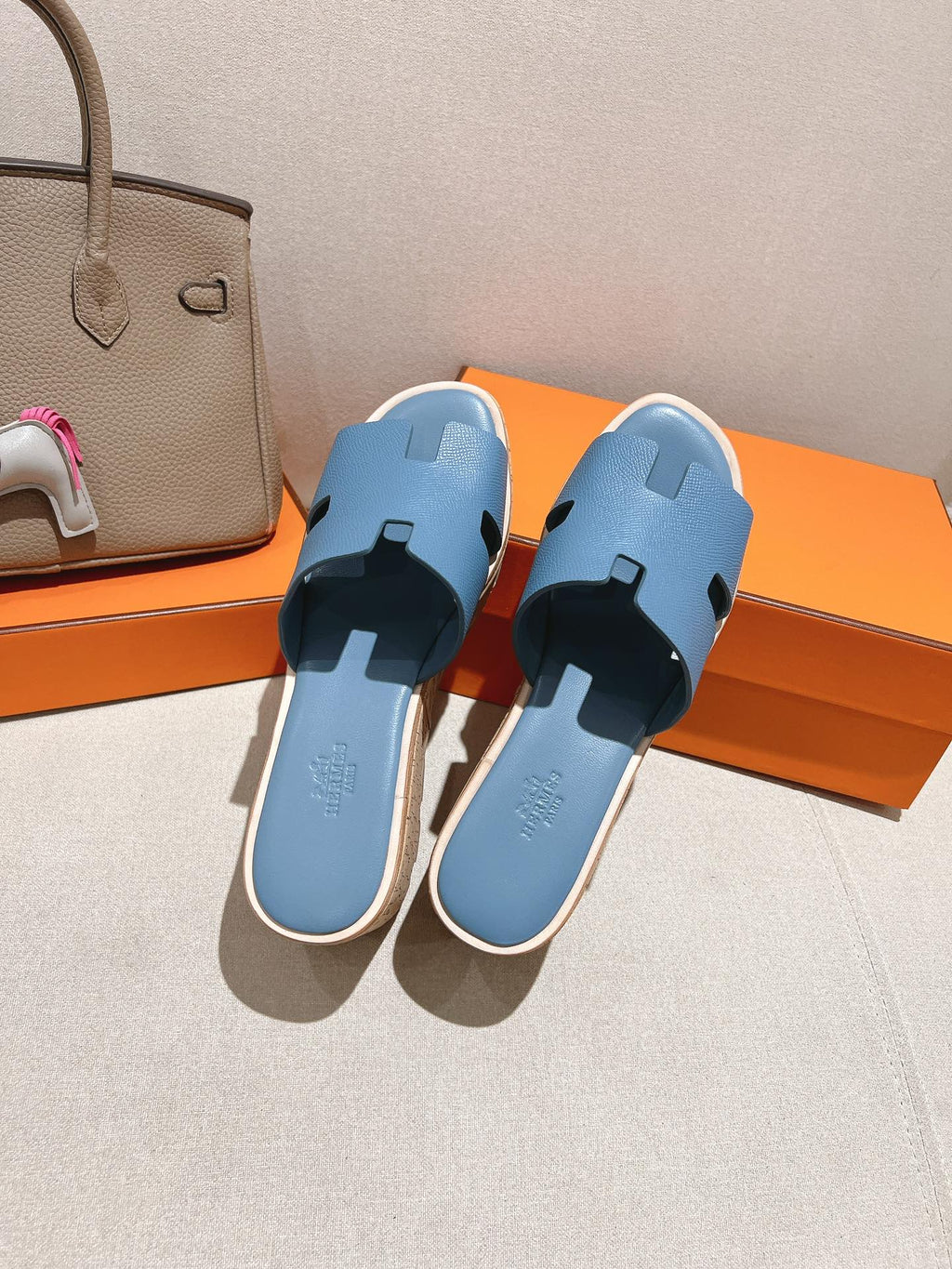 HERMES 25S HIGH WEDGE SANDALS IN BLUE LAMBSKIN STYLE 10