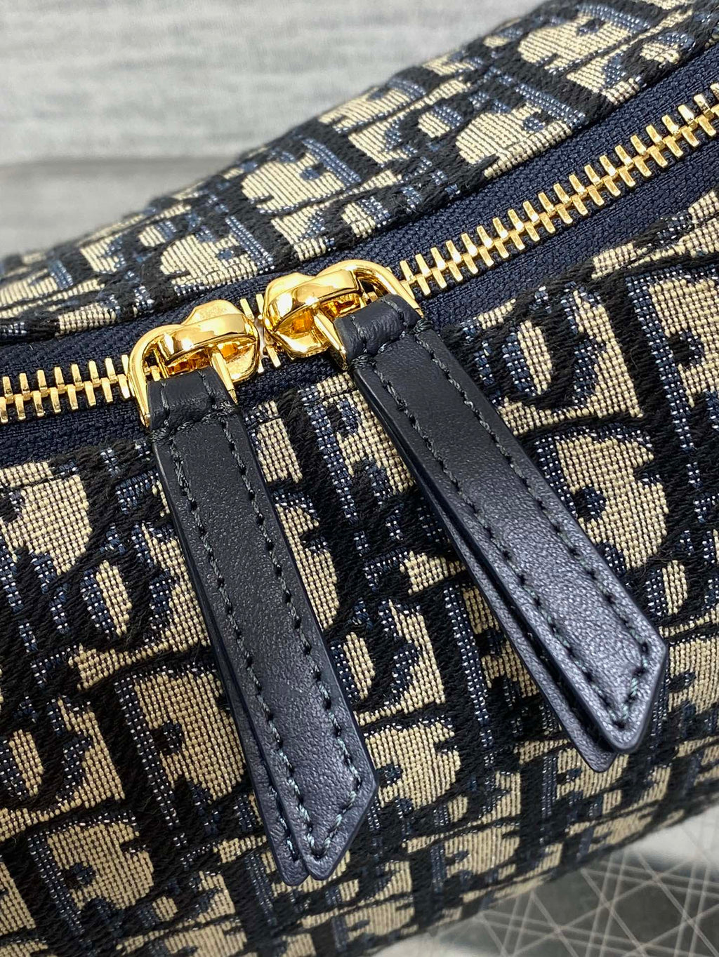 DIOR 25S MEDIUM D-DREAM BAG 24 IN BLUE  OBLIQUE JACQUARD AND SMOOTH CALFSKIN