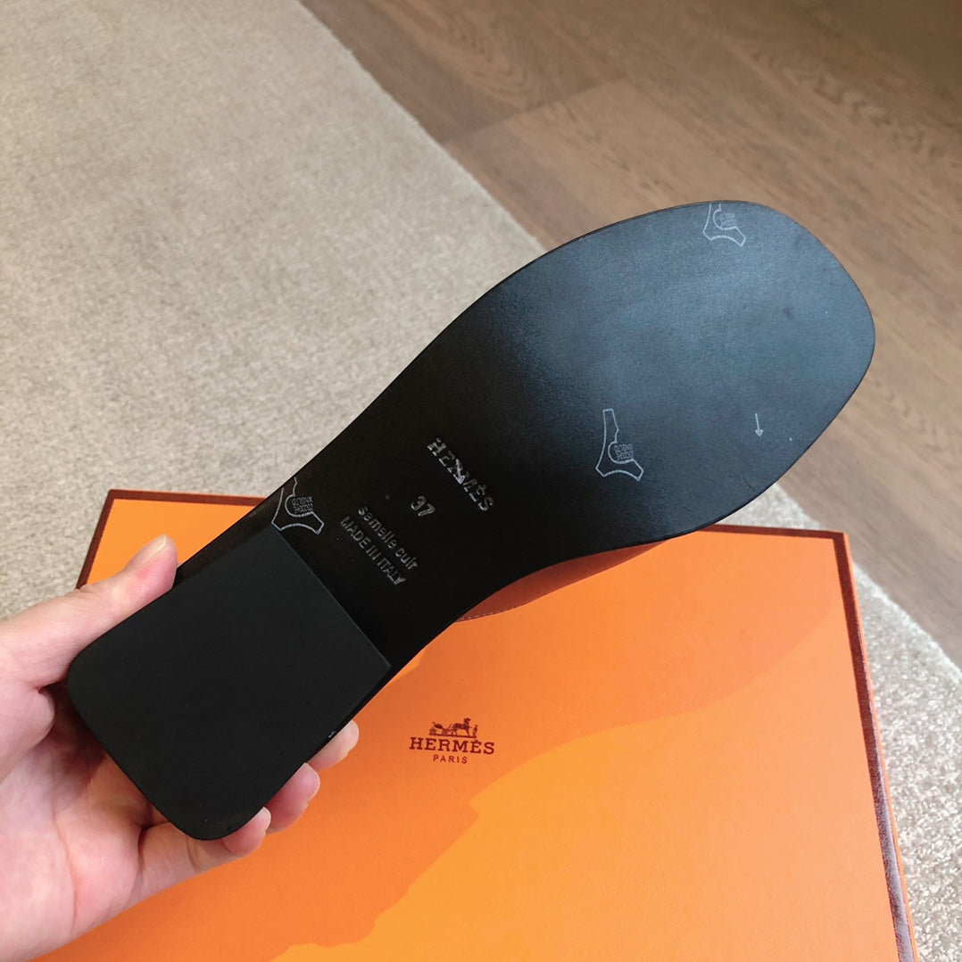 HERMES ISLE SANDAL CARAMEL CALFSKIN