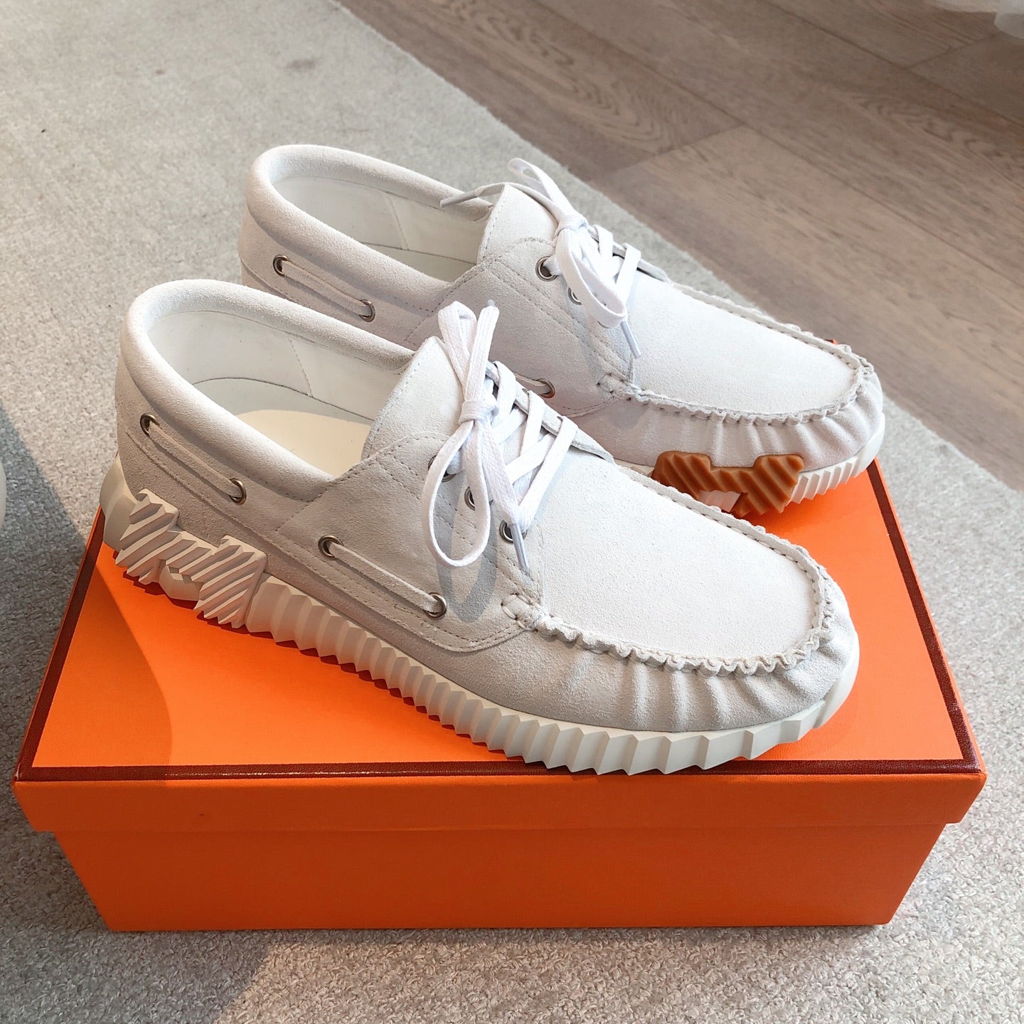 HERMES KETCH SNEAKER IN PALE GRAY SUEDE