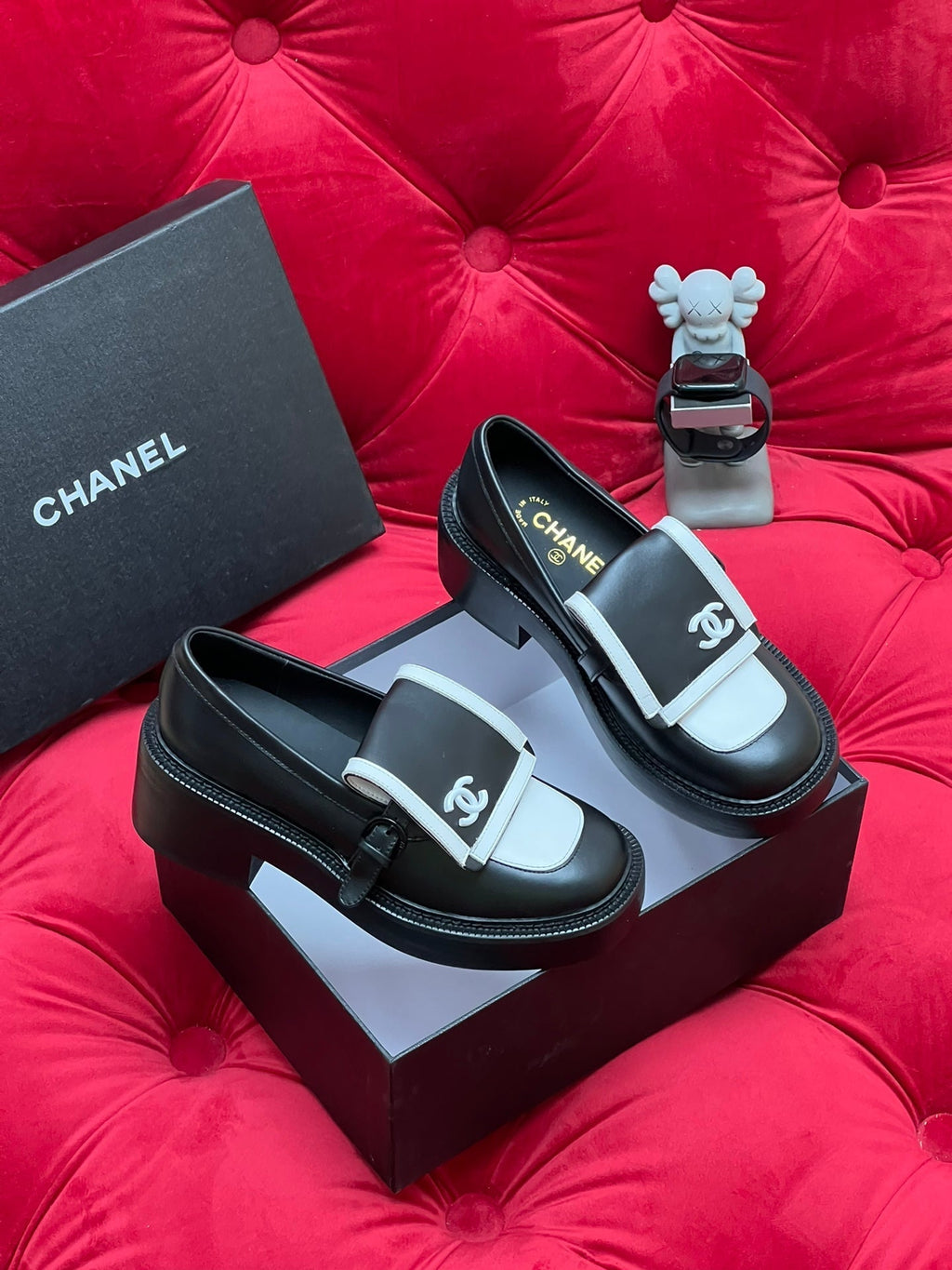 CHANEL MOASIN LOAFER IN BLACK MIX WHITE LAMBSKIN