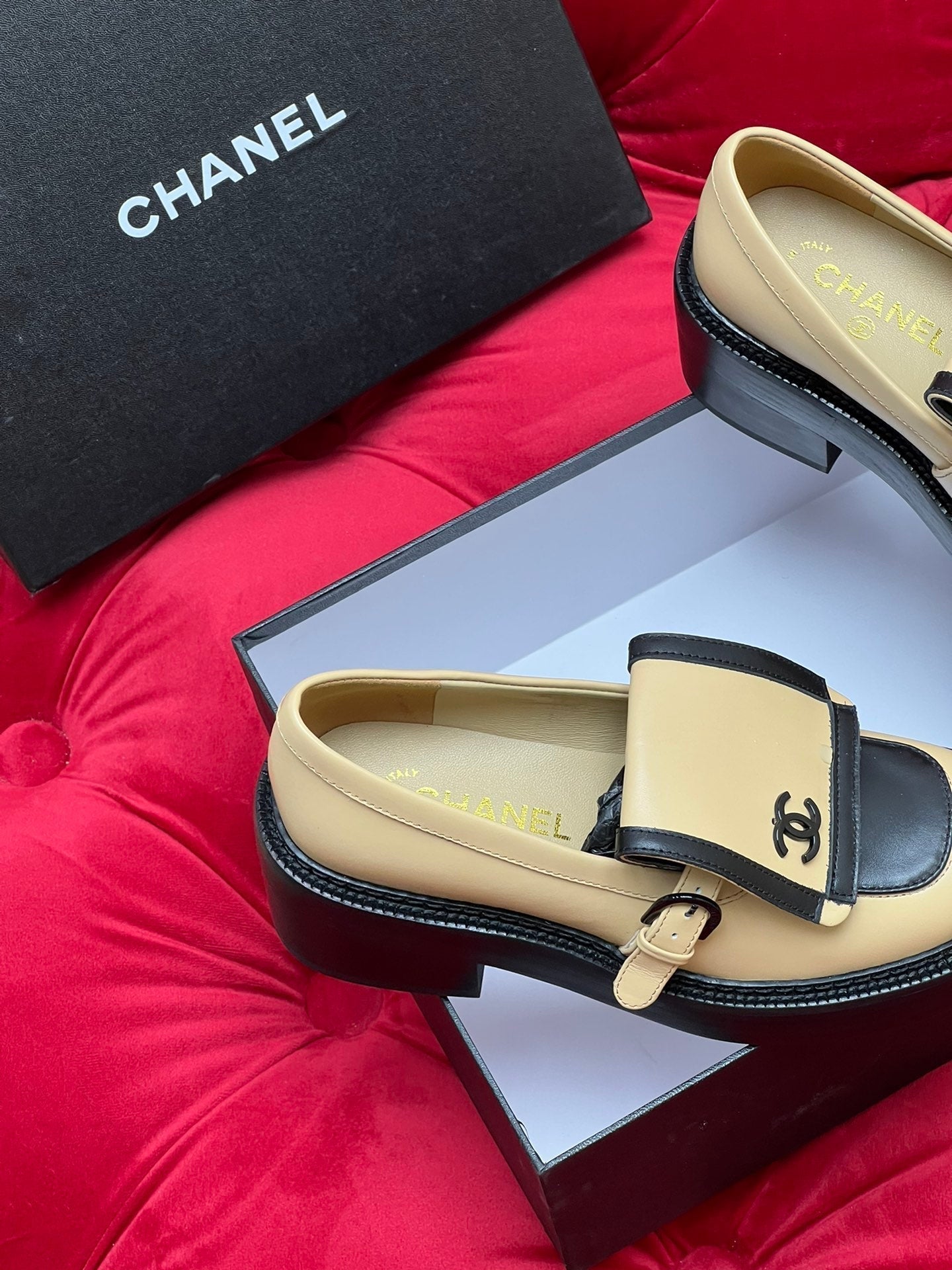 CHANEL MOASIN LOAFER IN YELLOW CREAM MIX BLACK LAMBSKIN