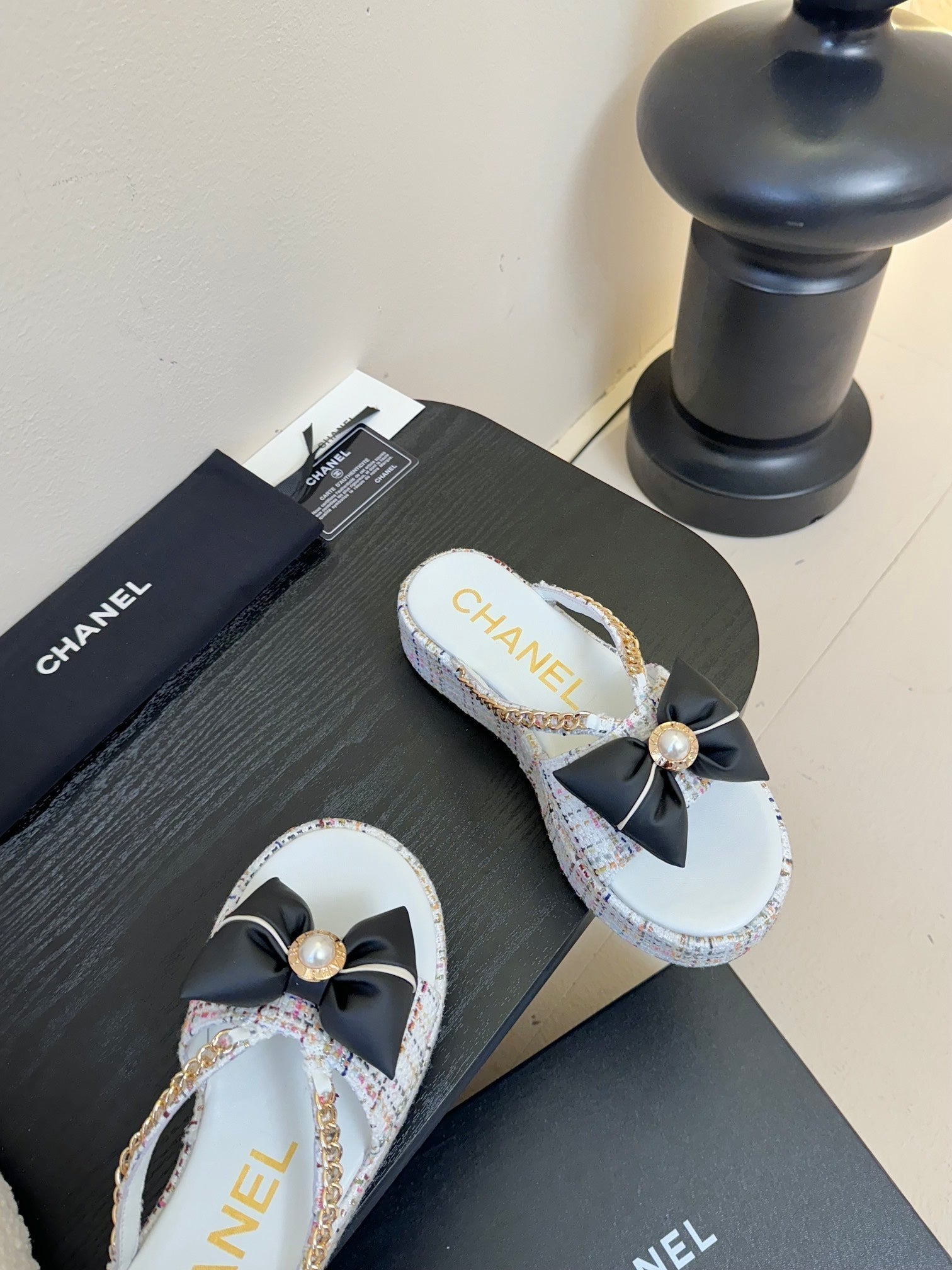 CHANEL PLATFORM FLIP-FLOPS IN WHITE TWEED FABRIC