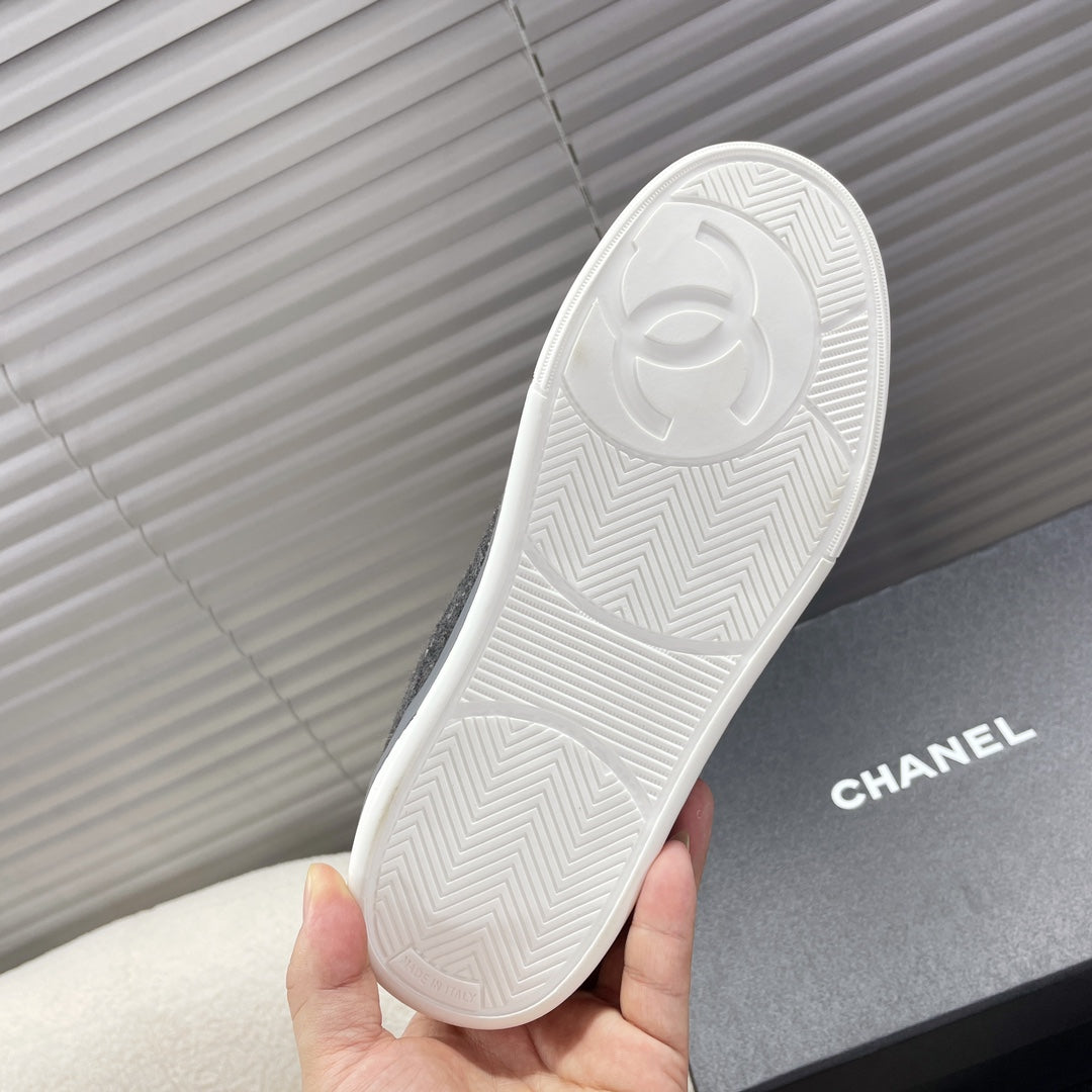 CHANEL TRAINER SHOES IN BLACK WOOL FABRIC