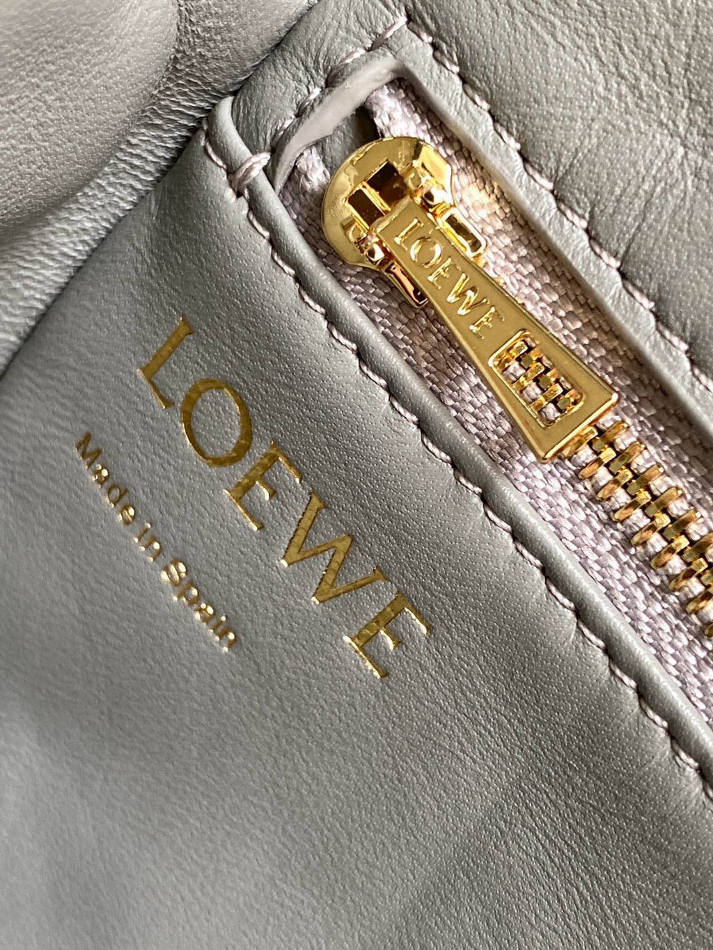 LOEWE 25S PUFFER GOYA BAG 20 IN LIGHT GRAY NAPPA LAMBSKIN