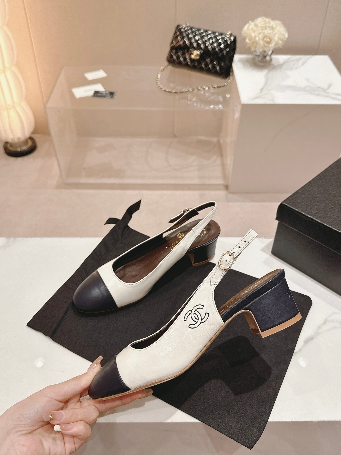 CHANEL SLINGBACKS WHITE MIX BLACK SHEEPSKIN