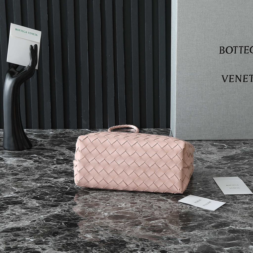 BOTTEGA VENETA SMALL ANDIAMO 25 IN LIGHT PINK LAMBSKIN