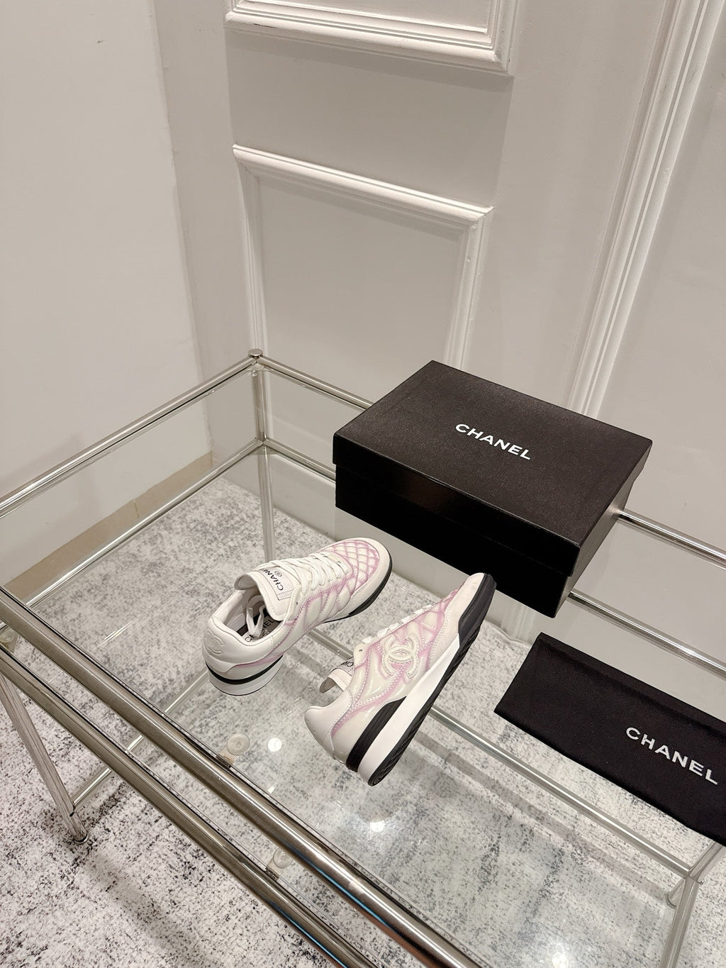 CHANEL CASUAL SNEAKER IN WHITE AND PURPLE CALFSKIN