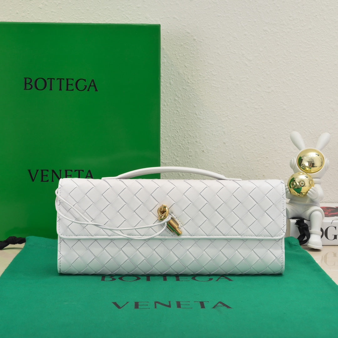 BOTTEGA VENETA Long Clutch Andiamo 31 White Leather Ghw