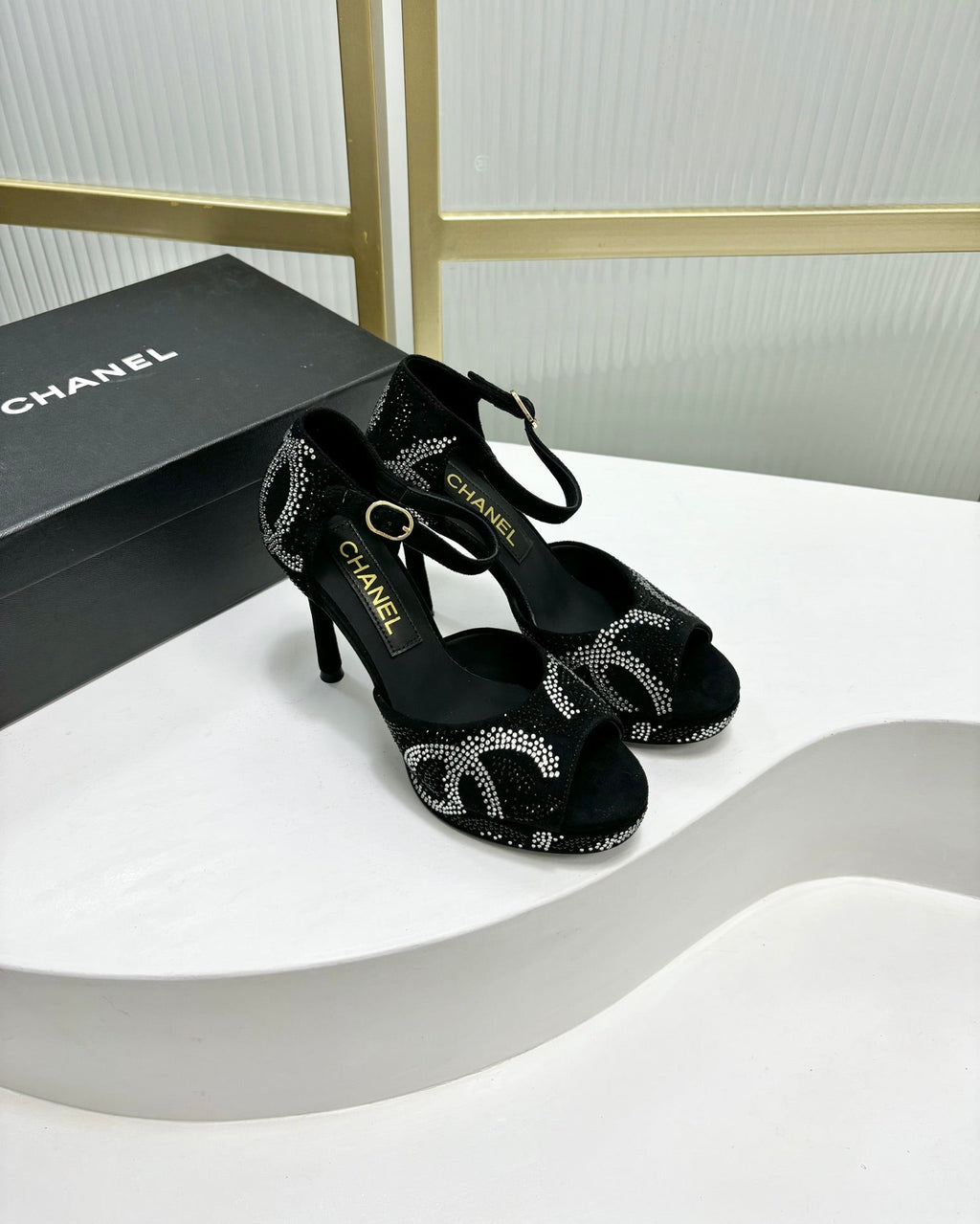 CHANEL HIGH HEELS ONE STRAP IN BLACK GOATSKIN