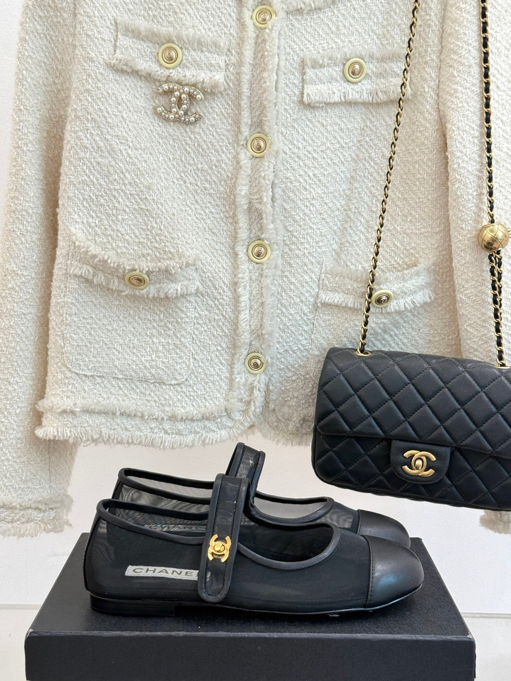 CHANEL FLAT SHOES IN BLACK MESH MIX LAMBSKIN