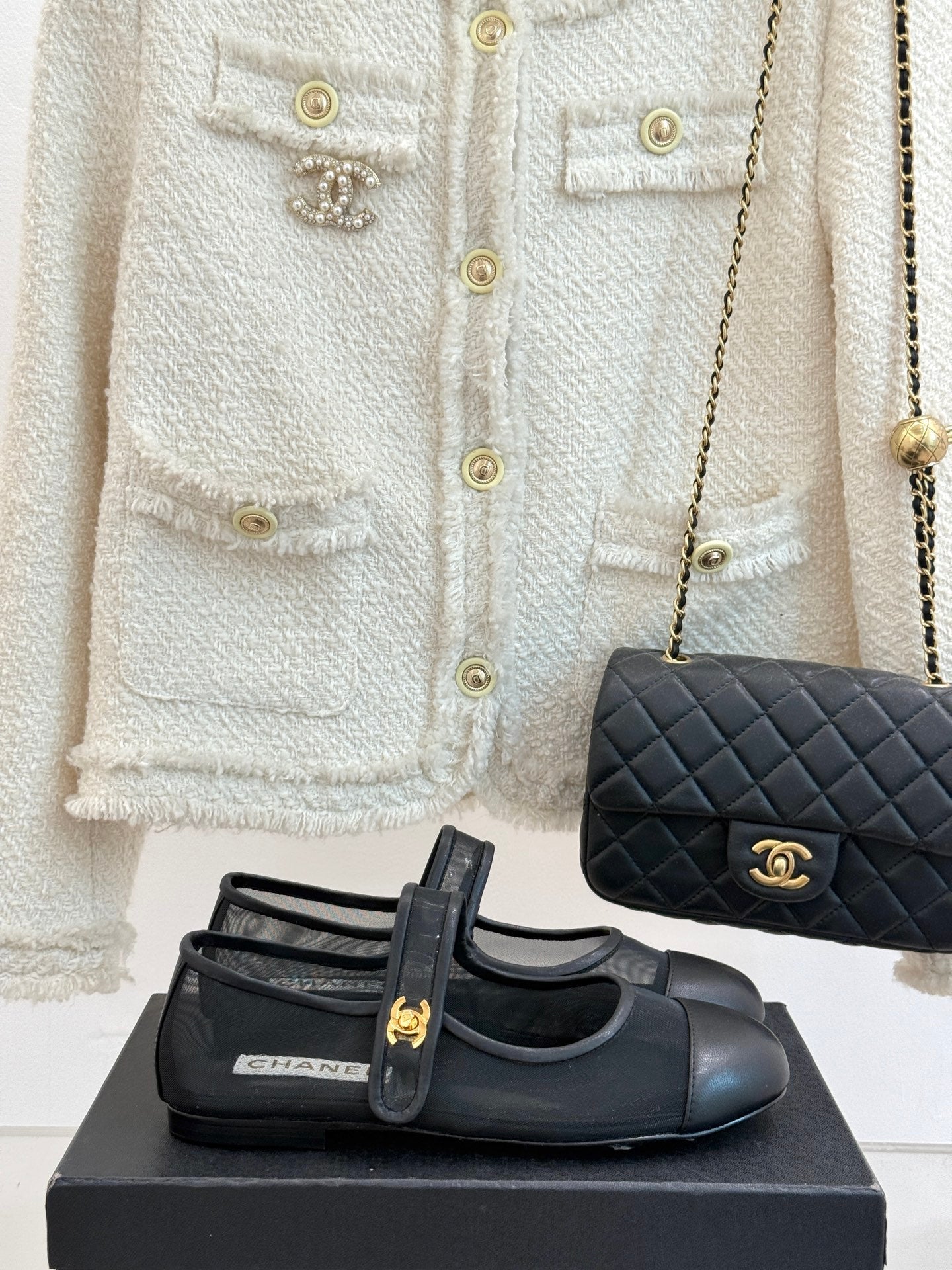 CHANEL FLAT SHOES IN BLACK MESH MIX LAMBSKIN