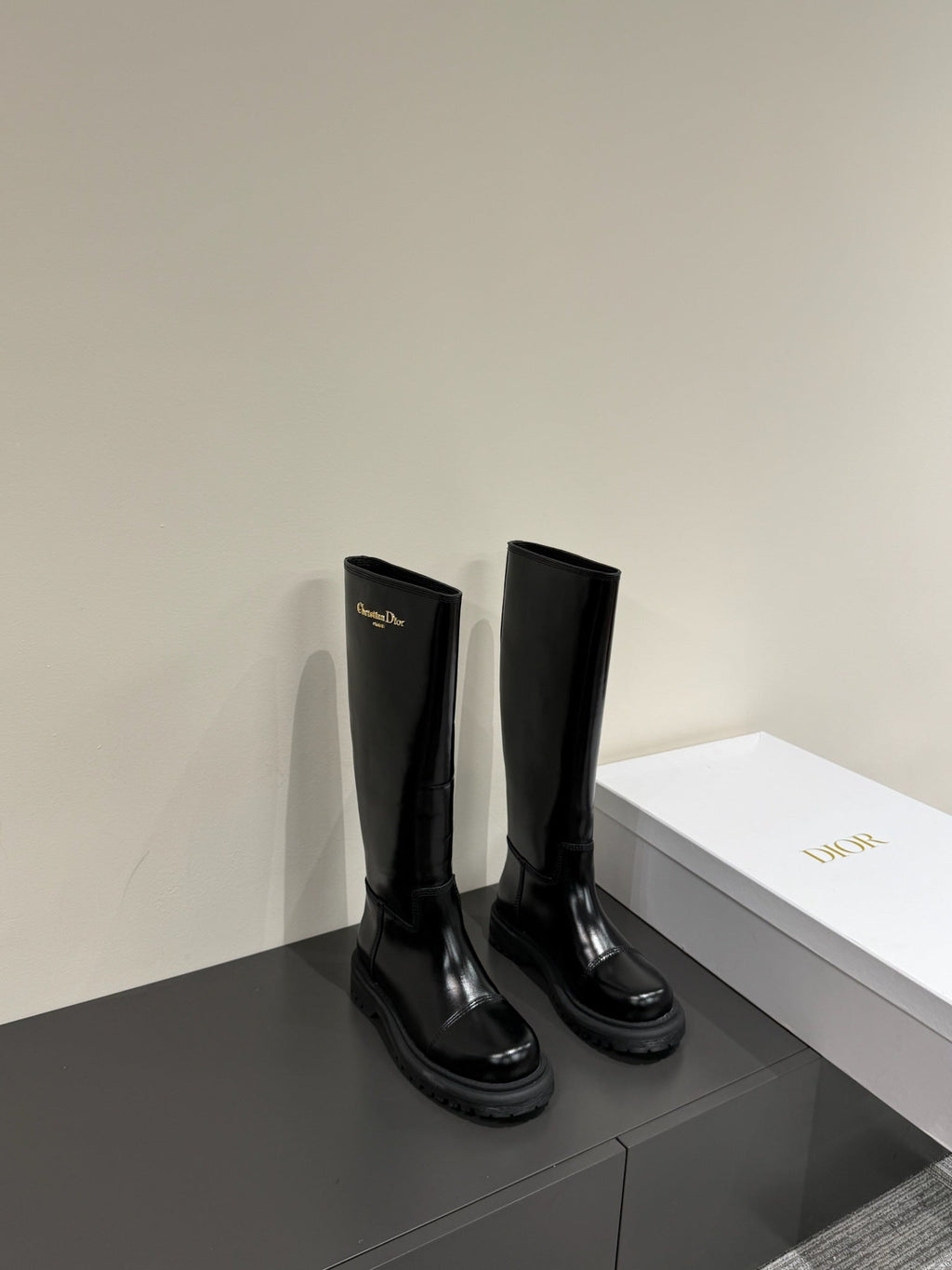 DIOR D-TOWN BOOTS IN BLACK PATENT CALFSKIN