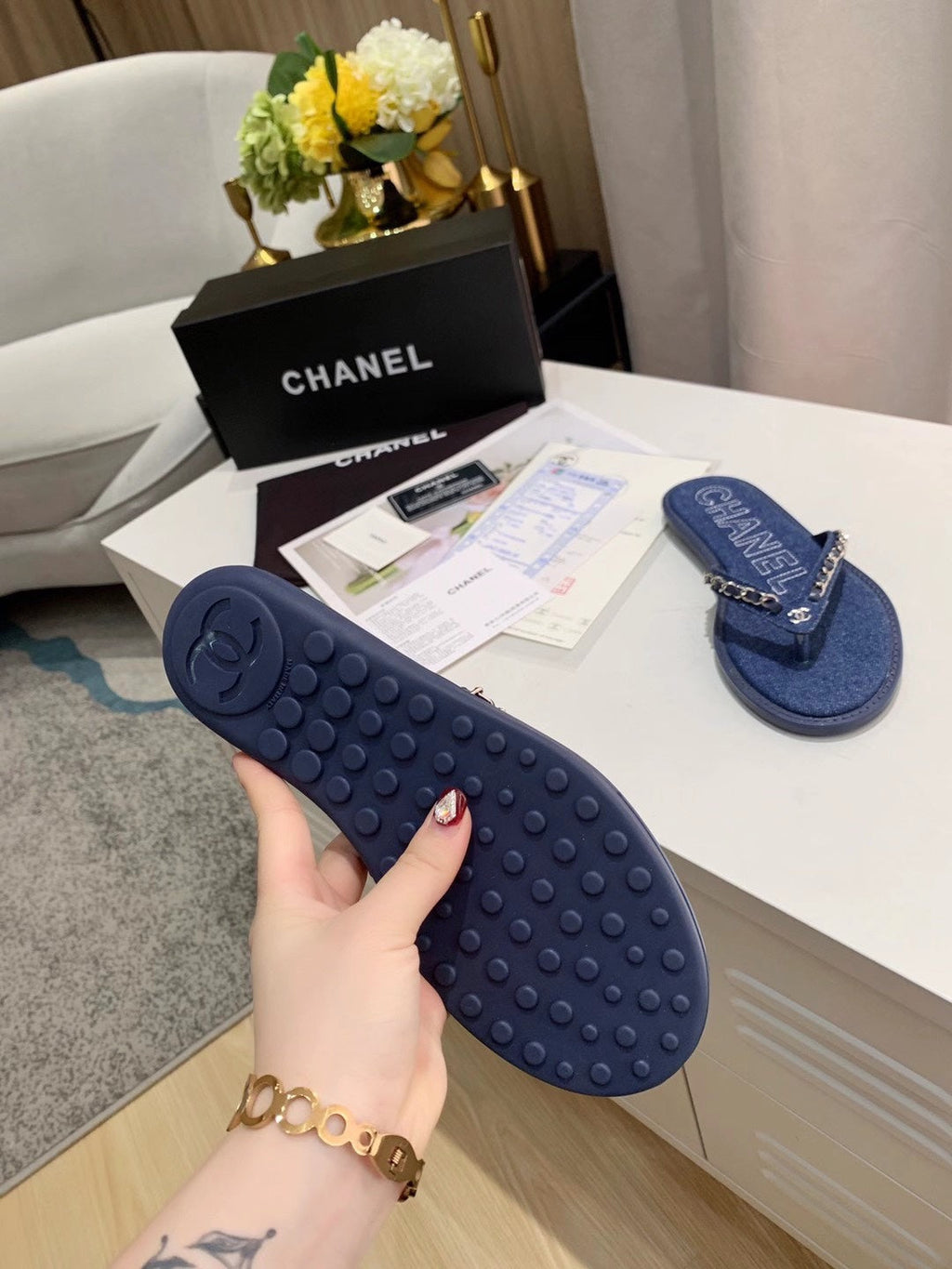 CHANEL THONG SLIPPERS IN COBALT BLUE DENIM