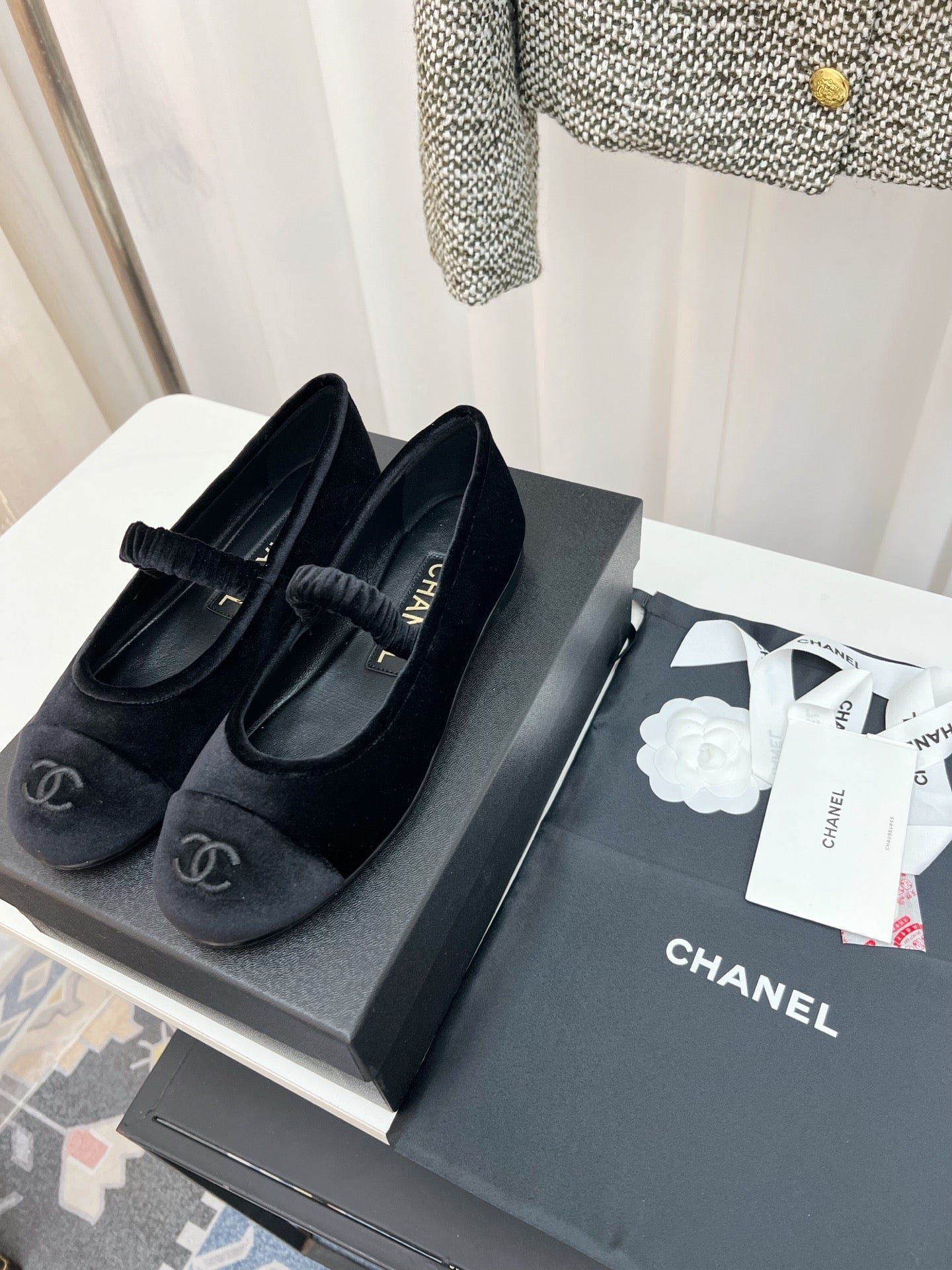 CHANEL MARY JANE FLAT IN BLACK VELVET