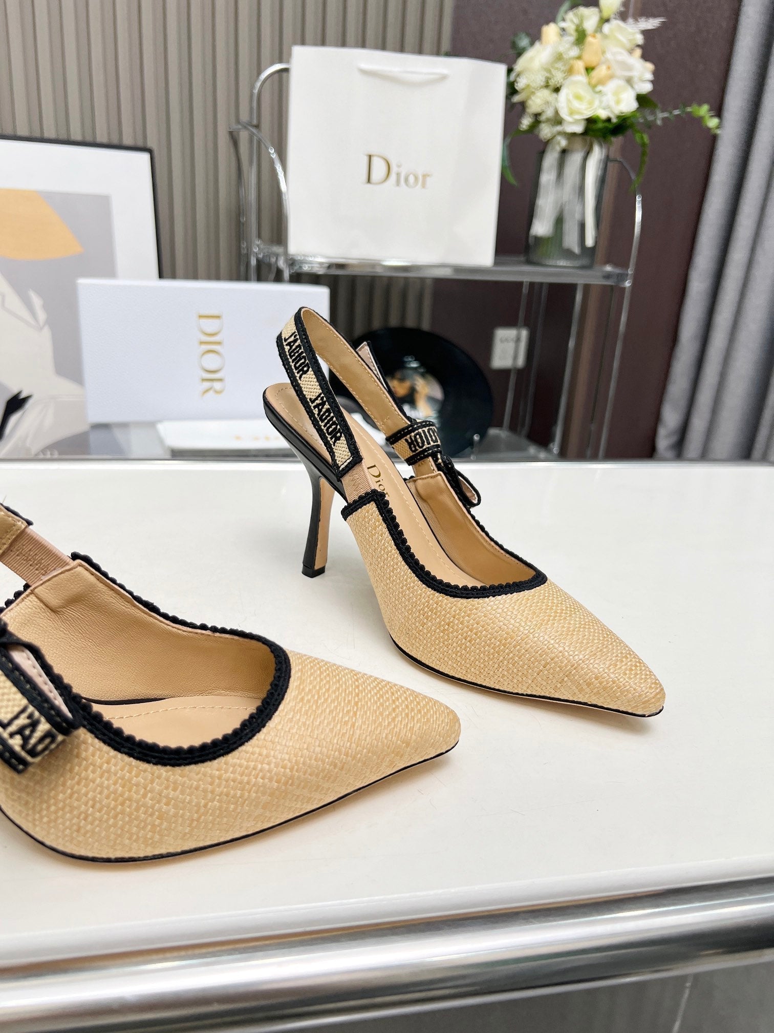DIOR J'A SLINGBACK PUMP NATURAL RAFFIA AND BLACK EMBROIDERED COTTON 10 CM