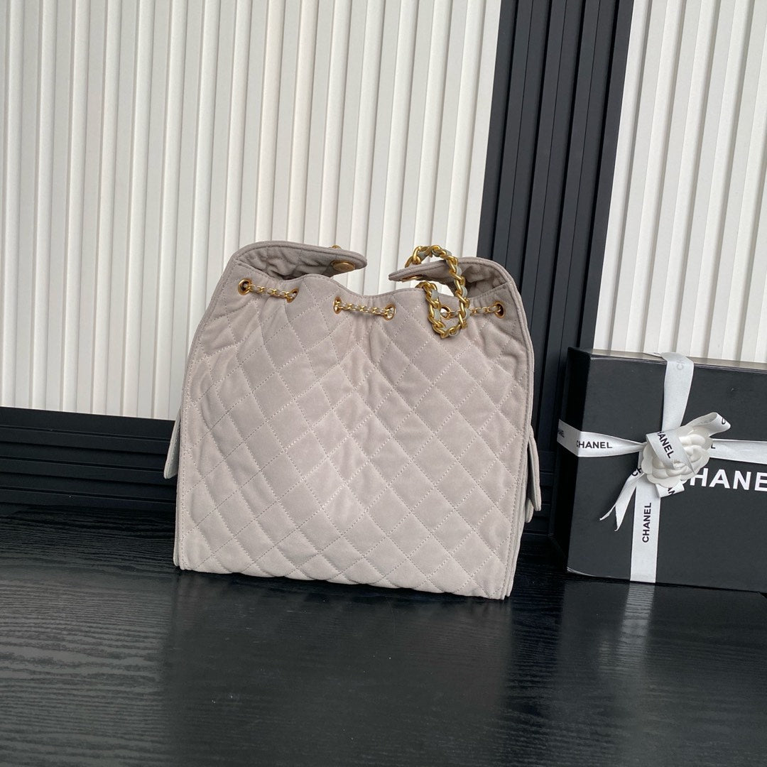 CHANEL MEDIUM HANDBAG 40 IN BEIGE SUEDE GOLD HARDWARE