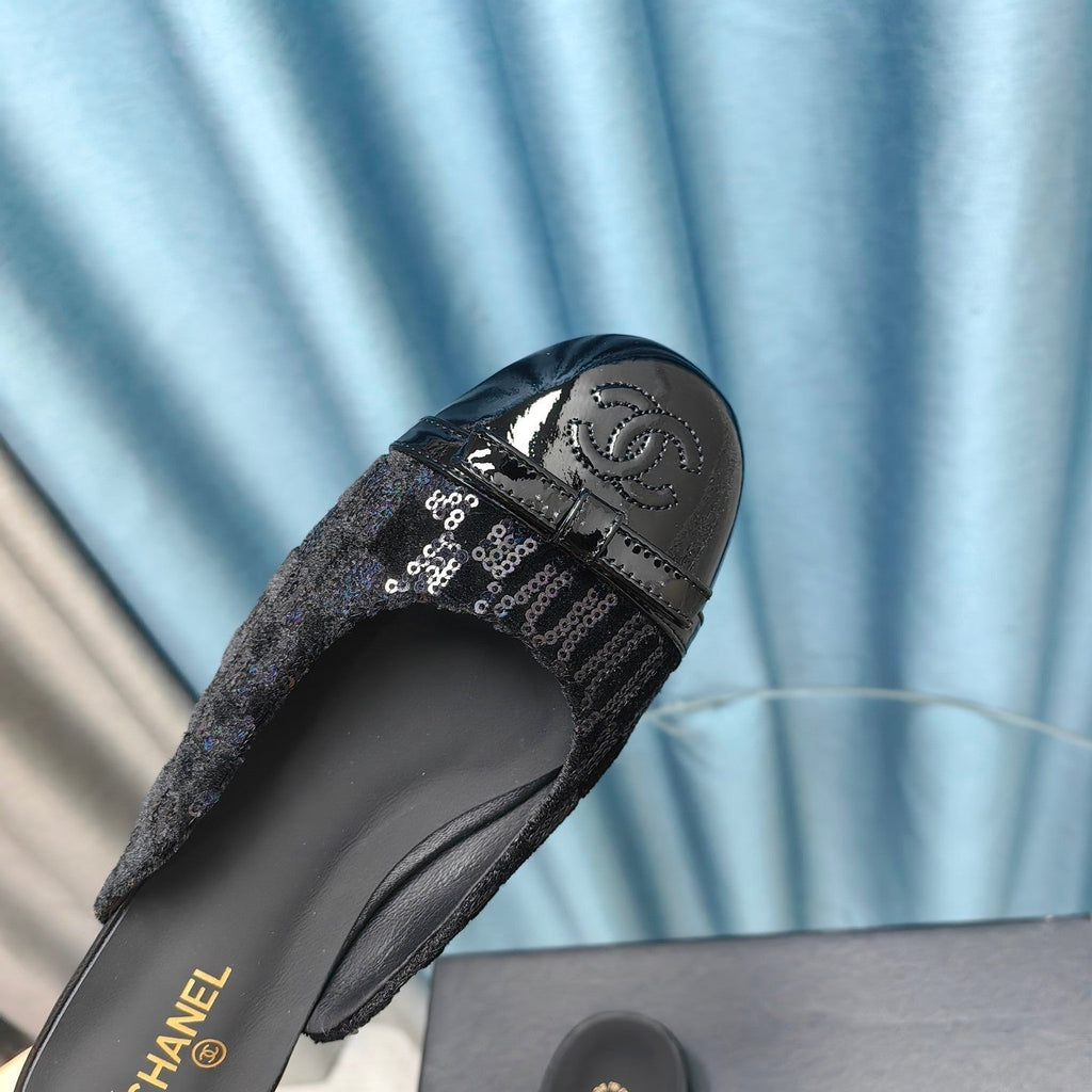 CHANEL MULE IN BLACK SATIN AND LAMBSKIN