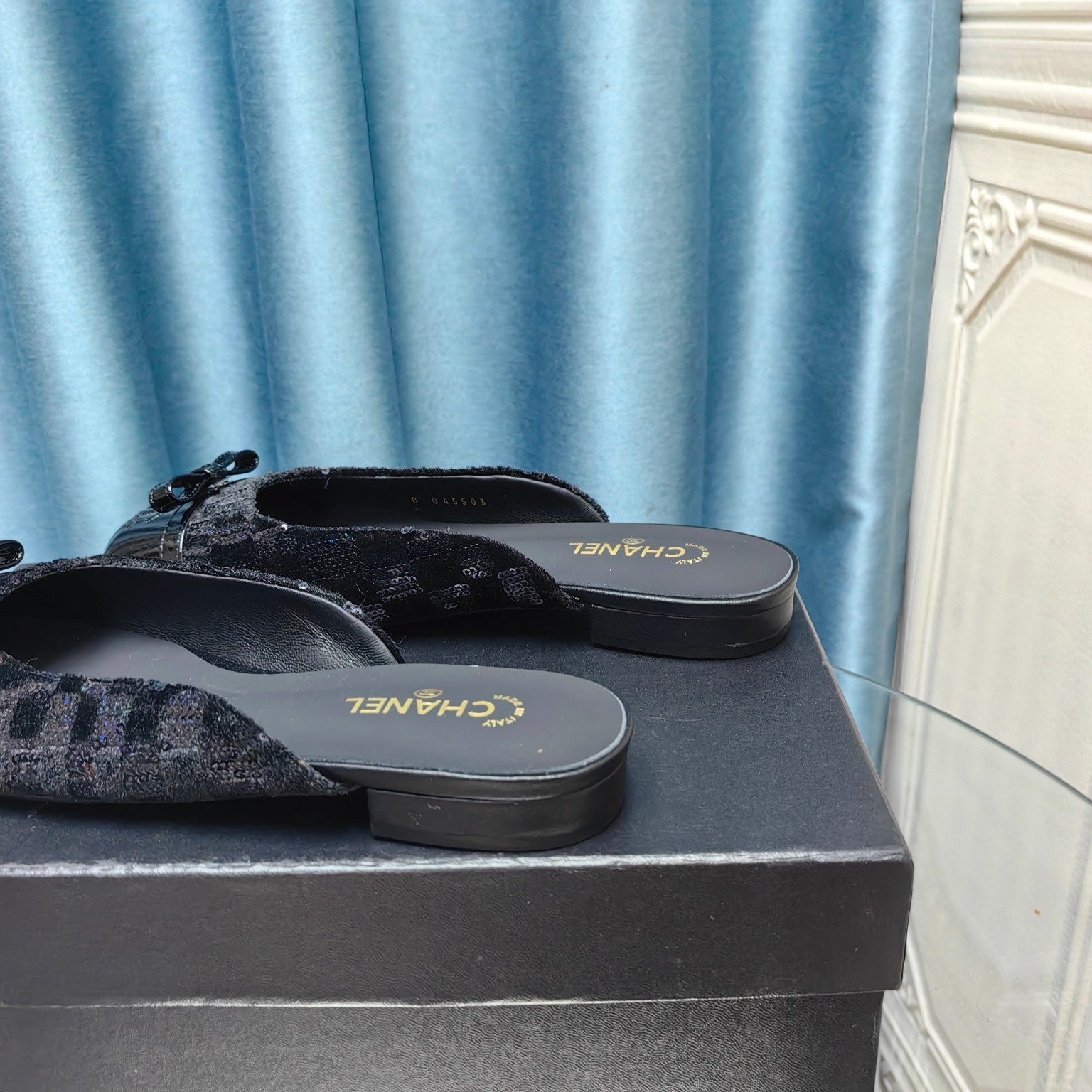 CHANEL MULE IN BLACK SATIN AND LAMBSKIN