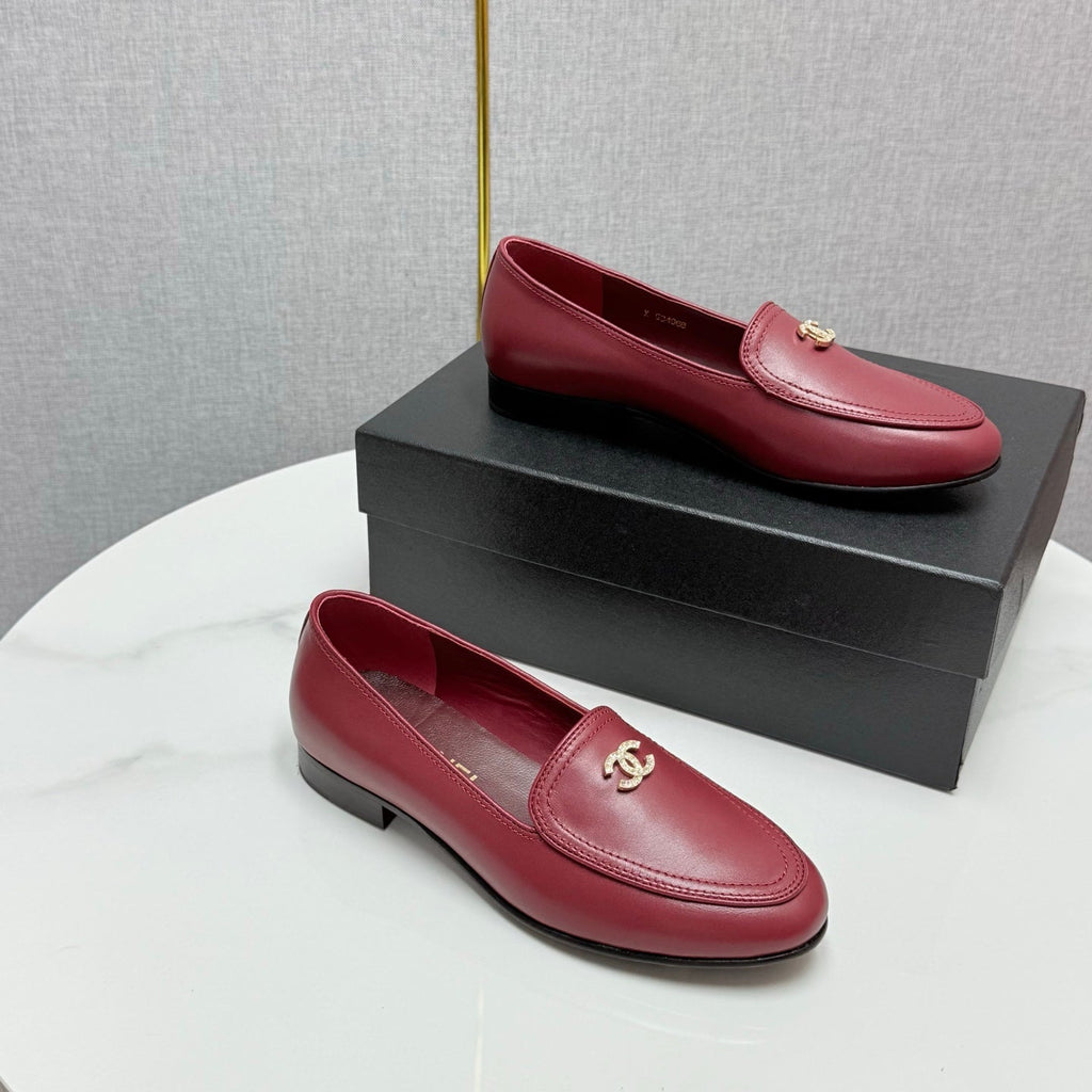 CHANEL LOAFERS 25S IN DARK RED CALFSKIN GOLD HARDWARE WITH STONES